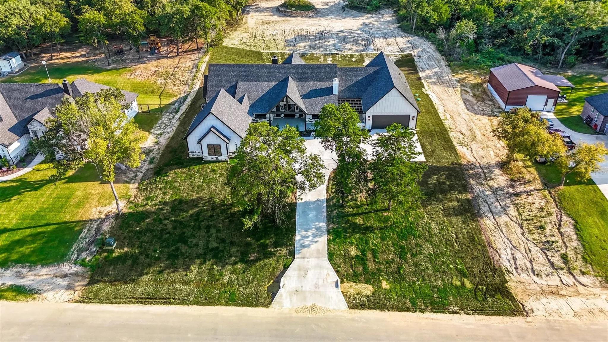 Aerial view of property and surrounding area
