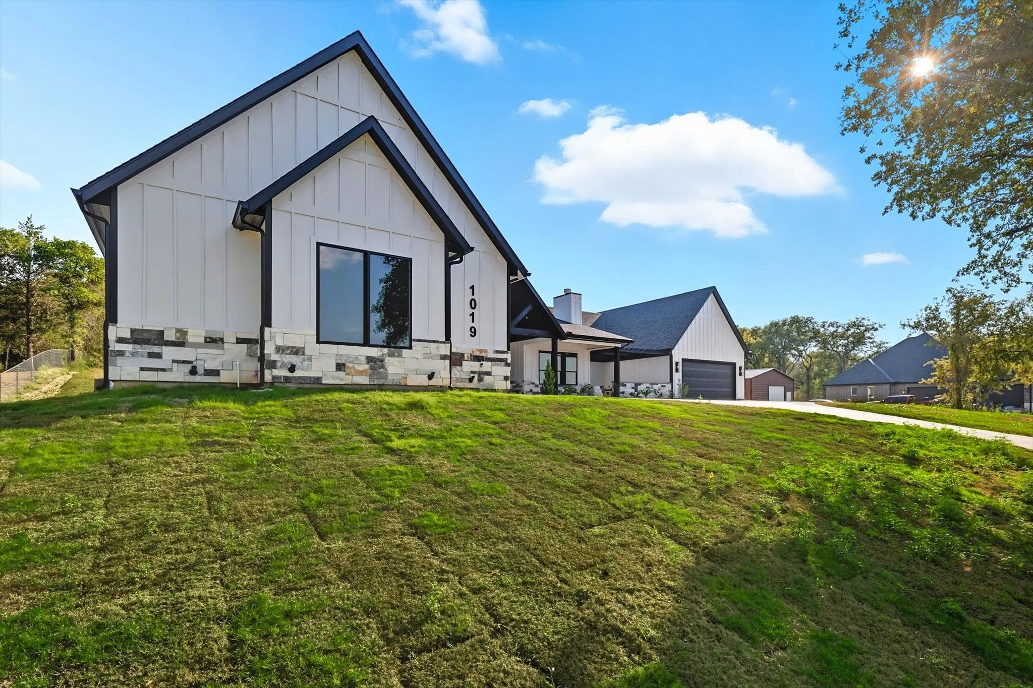 Single Family Residence For Sale in Parker County , 1019 Glenoaks Drive, Weatherford, Texas 76088, 4 Bedroom, 4 Bathroom, 4 Garage spaces, 3,213 Sqft, built in 2025, mls#21071572, Real Estate Agent in Weatherford, Homes For Sale in Parker county, Homes For Sale in Weatherford, Realtor in Weatherford Texas, Real Estate Brokerage Independent Realty Texas, Luminita Cordes Realtor