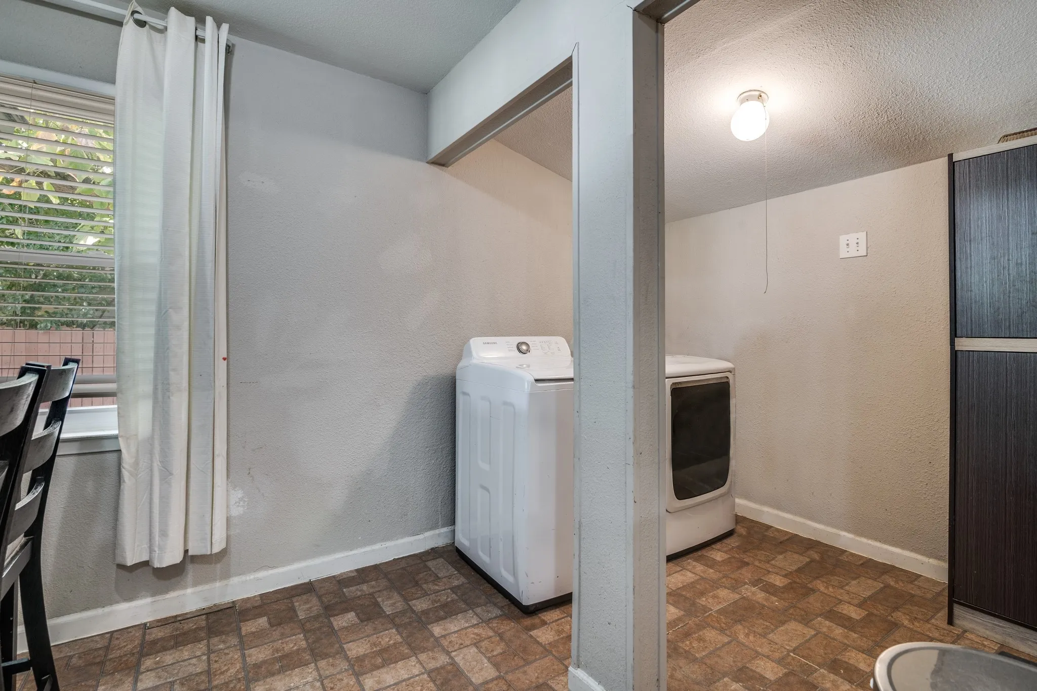 Single Family Residence For Sale in Dallas County , 1309 Woodcrest Drive, Mesquite, Texas 75149, 3 Bedroom, 1 Bathroom, Garage spaces, 946 Sqft, built in 1958, mls#21071772, Real Estate Agent in Mesquite, Homes For Sale in Dallas county, Homes For Sale in Mesquite, Realtor in Mesquite Texas, Real Estate Brokerage Independent Realty Texas, Luminita Cordes Realtor