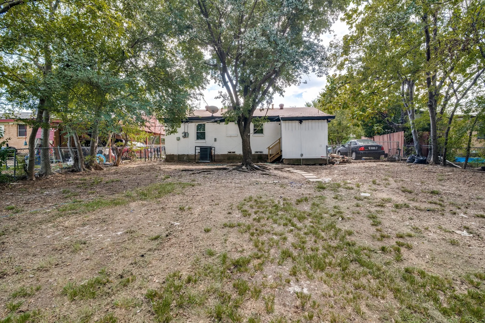 Single Family Residence For Sale in Dallas County , 1309 Woodcrest Drive, Mesquite, Texas 75149, 3 Bedroom, 1 Bathroom, Garage spaces, 946 Sqft, built in 1958, mls#21071772, Real Estate Agent in Mesquite, Homes For Sale in Dallas county, Homes For Sale in Mesquite, Realtor in Mesquite Texas, Real Estate Brokerage Independent Realty Texas, Luminita Cordes Realtor