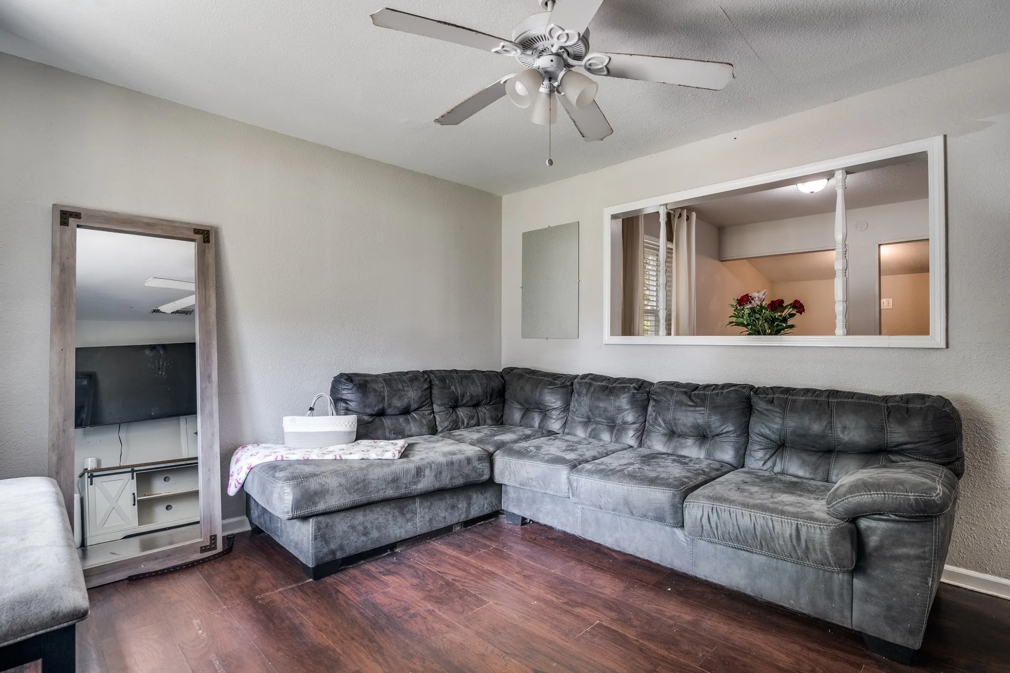 Single Family Residence For Sale in Dallas County , 1309 Woodcrest Drive, Mesquite, Texas 75149, 3 Bedroom, 1 Bathroom, Garage spaces, 946 Sqft, built in 1958, mls#21071772, Real Estate Agent in Mesquite, Homes For Sale in Dallas county, Homes For Sale in Mesquite, Realtor in Mesquite Texas, Real Estate Brokerage Independent Realty Texas, Luminita Cordes Realtor