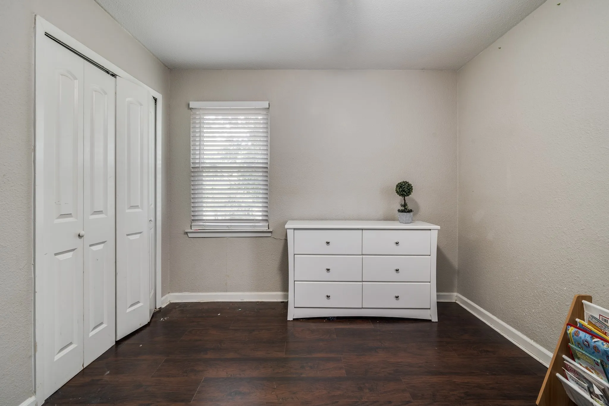 Single Family Residence For Sale in Dallas County , 1309 Woodcrest Drive, Mesquite, Texas 75149, 3 Bedroom, 1 Bathroom, Garage spaces, 946 Sqft, built in 1958, mls#21071772, Real Estate Agent in Mesquite, Homes For Sale in Dallas county, Homes For Sale in Mesquite, Realtor in Mesquite Texas, Real Estate Brokerage Independent Realty Texas, Luminita Cordes Realtor