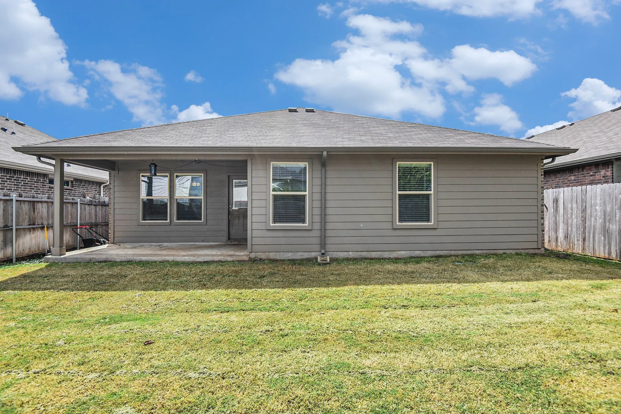 Single Family Residence For Sale in Tarrant County , 2920 Manu Street, Fort Worth, Texas 76123, 3 Bedroom, 2 Bathroom, 2 Garage spaces, 1,635 Sqft, built in 2023, Preowned, mls#21071912, Real Estate Agent in Fort Worth, Homes For Sale in Tarrant county, Homes For Sale in Fort Worth, Realtor in Fort Worth Texas, Real Estate Brokerage Independent Realty Texas, Luminita Cordes Realtor