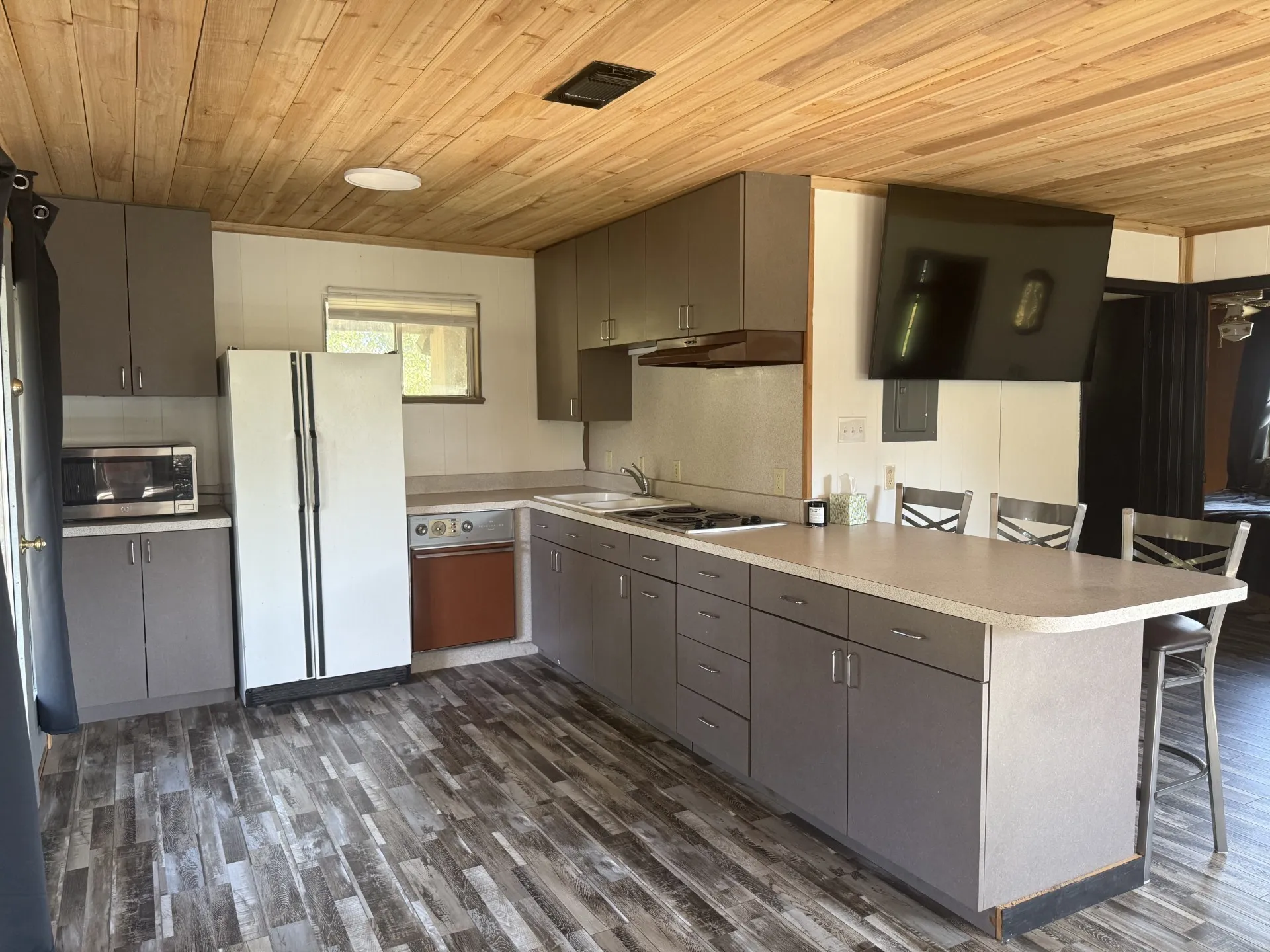 Single Family Residence For Sale in Parker County , 7077 Cherokee Trail, Weatherford, Texas 76087, 2 Bedroom, 1 Bathroom, Garage spaces, 890 Sqft, built in 0, Price $158,000, mls#21066535, Real Estate Agent in Weatherford, Homes For Sale in Parker county, Homes For Sale in Weatherford, Realtor in Weatherford Texas, Real Estate Brokerage Independent Realty Texas, Luminita Cordes Realtor
