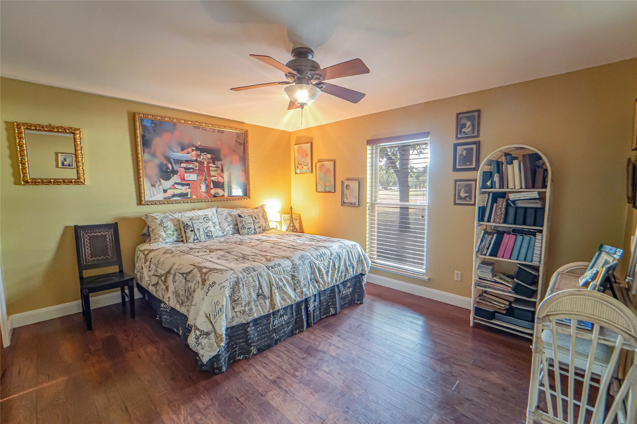 Guest bedroom #1
