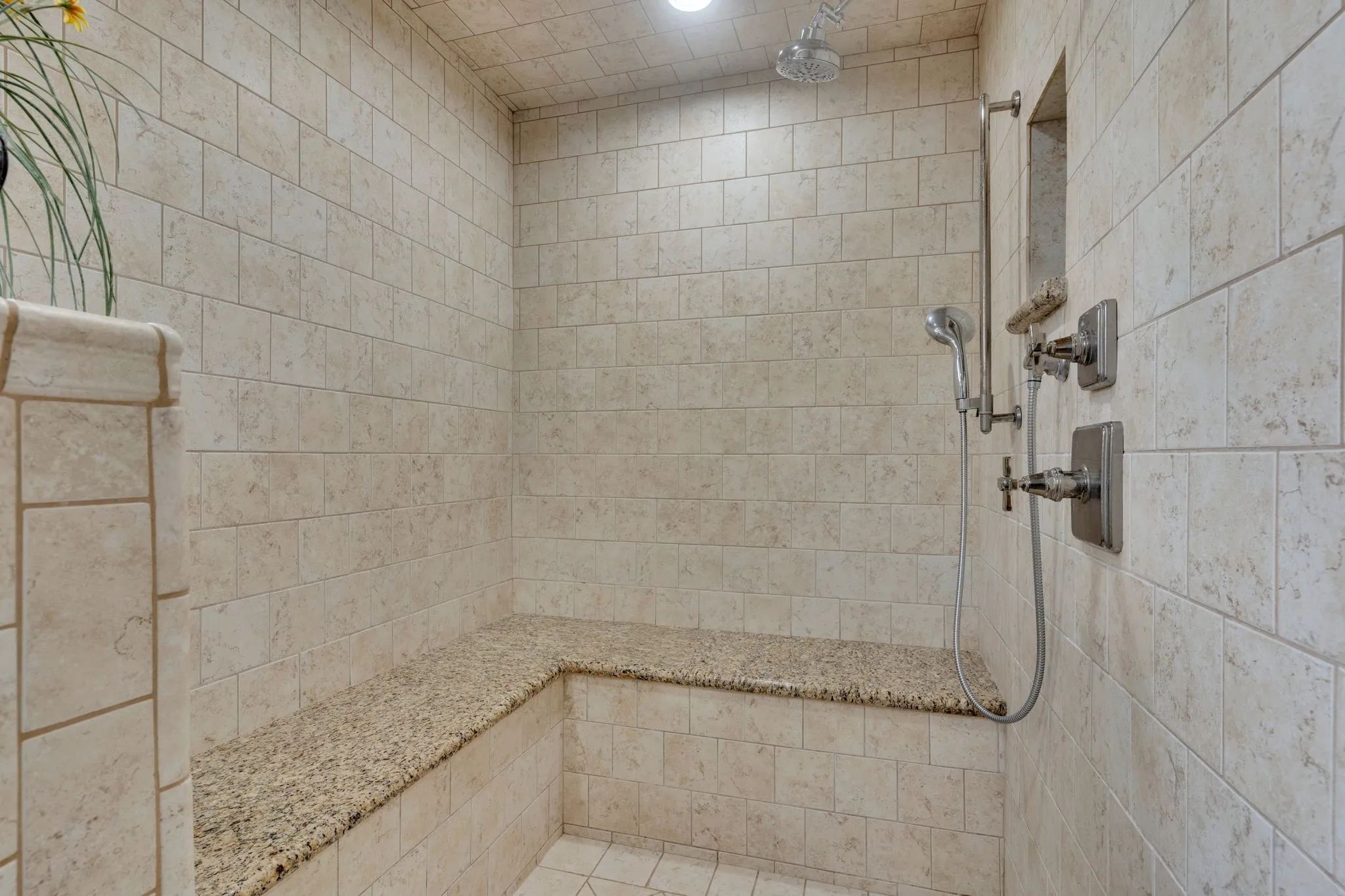Master Suite Large walk in shower