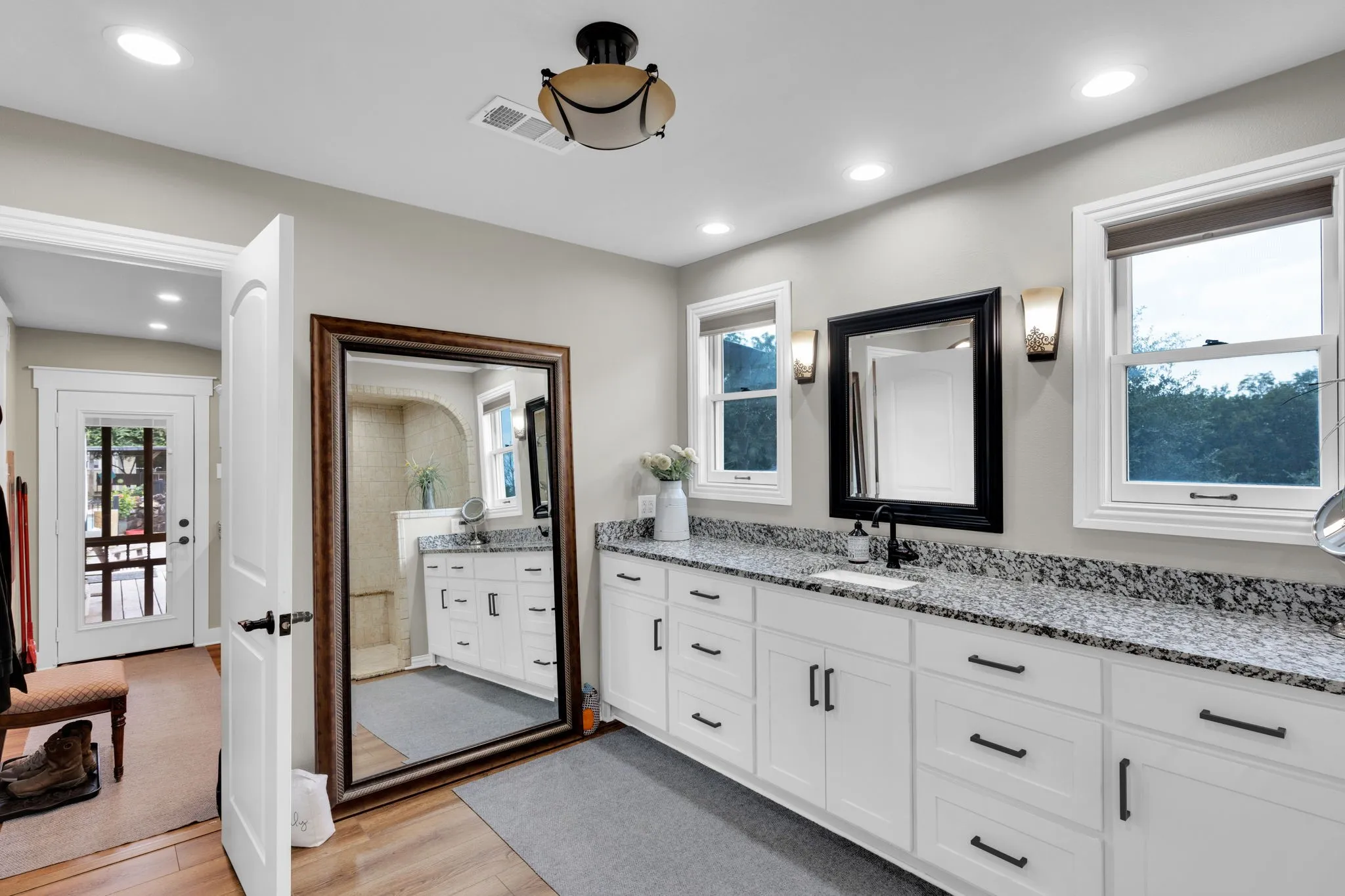 Single Family Residence For Sale in Ellis County , 490 James Road, Ferris, Texas 75125, 3 Bedroom, 2 Bathroom, Garage spaces, 2,658 Sqft, built in 1980, Preowned, mls#21072152, Real Estate Agent in Ferris, Homes For Sale in Ellis county, Homes For Sale in Ferris, Realtor in Ferris Texas, Real Estate Brokerage Independent Realty Texas, Luminita Cordes Realtor