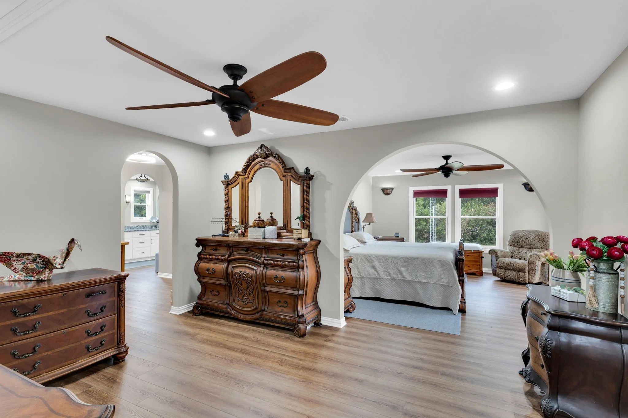 Master Suite Entry room