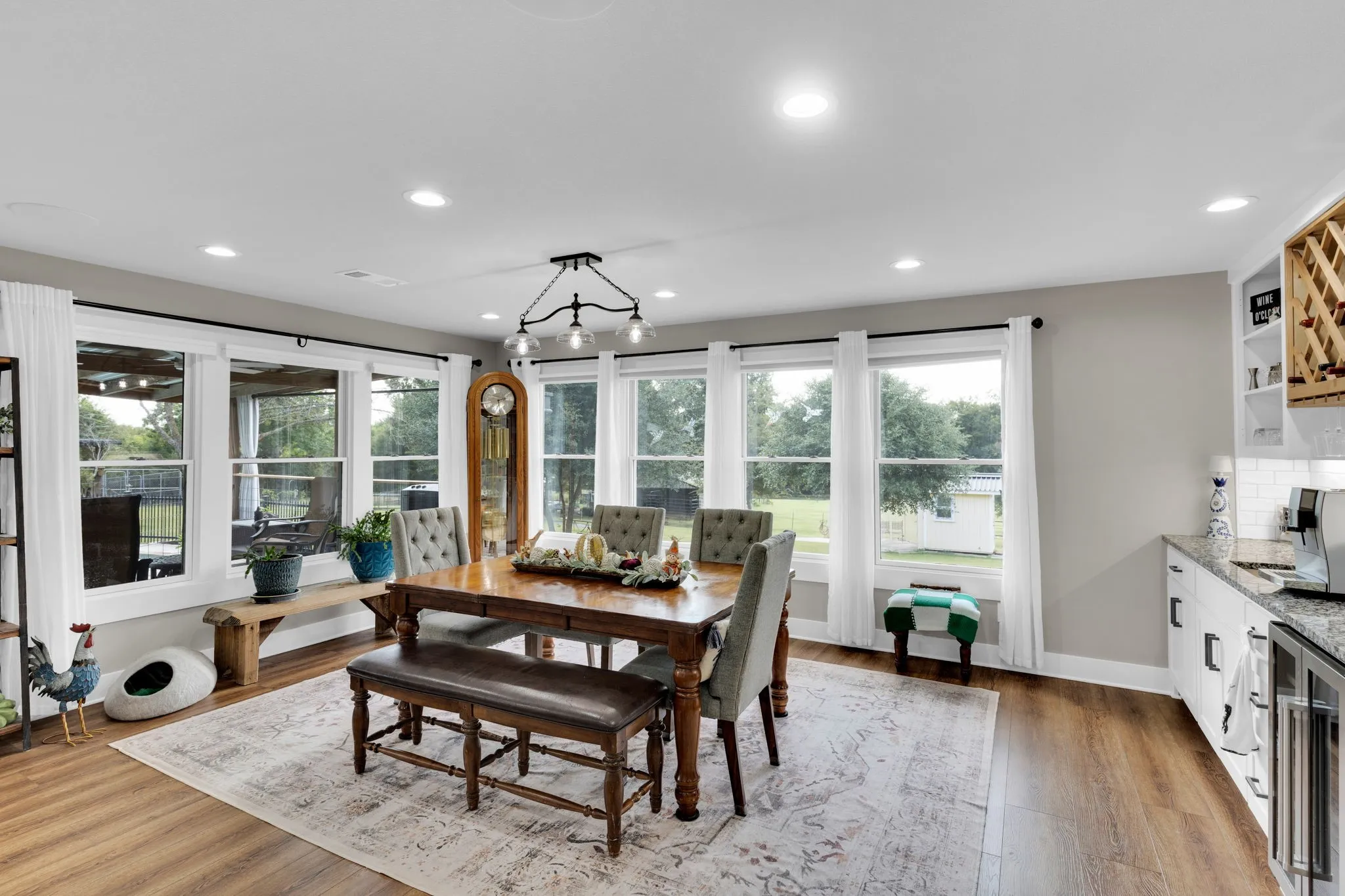 Single Family Residence For Sale in Ellis County , 490 James Road, Ferris, Texas 75125, 3 Bedroom, 2 Bathroom, Garage spaces, 2,658 Sqft, built in 1980, Preowned, mls#21072152, Real Estate Agent in Ferris, Homes For Sale in Ellis county, Homes For Sale in Ferris, Realtor in Ferris Texas, Real Estate Brokerage Independent Realty Texas, Luminita Cordes Realtor