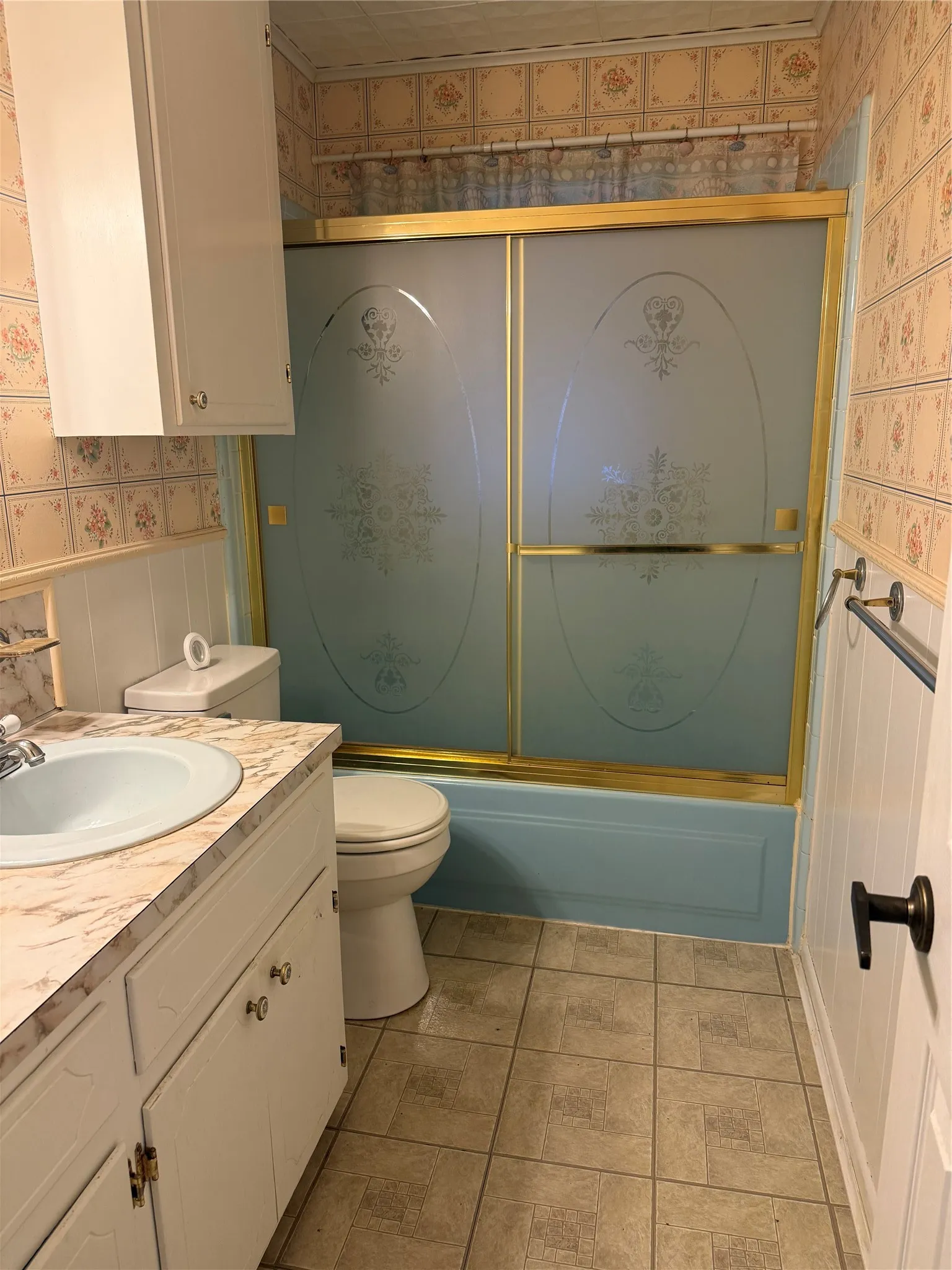 Single Family Residence For Sale in Van Zandt County , 412 S Birch, Van, Texas 75790, 3 Bedroom, 2 Bathroom, Garage spaces, 1,456 Sqft, built in 1970, Preowned, mls#21066117, Real Estate Agent in Van, Homes For Sale in Van Zandt county, Homes For Sale in Van, Realtor in Van Texas, Real Estate Brokerage Independent Realty Texas, Luminita Cordes Realtor