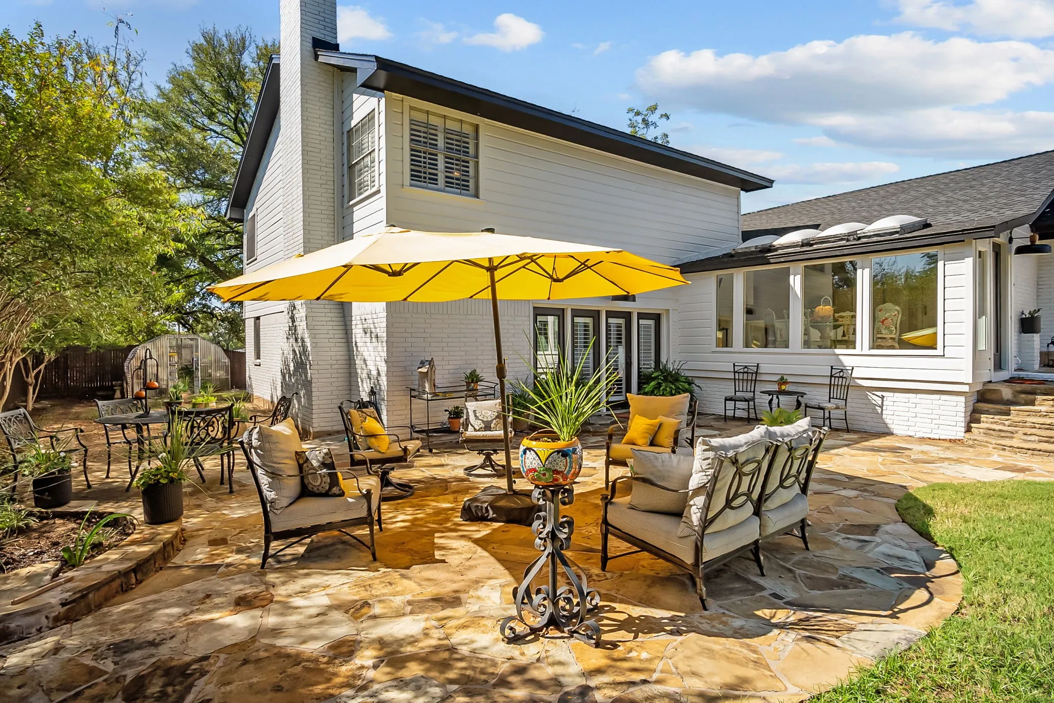 Single Family Residence For Sale in Palo Pinto County , 2016 NW 4th Avenue, Mineral Wells, Texas 76067, 4 Bedroom, 4 Bathroom, 2 Garage spaces, 3,475 Sqft, built in 1967, mls#21072225, Real Estate Agent in Mineral Wells, Homes For Sale in Palo Pinto county, Homes For Sale in Mineral Wells, Realtor in Mineral Wells Texas, Real Estate Brokerage Independent Realty Texas, Luminita Cordes Realtor