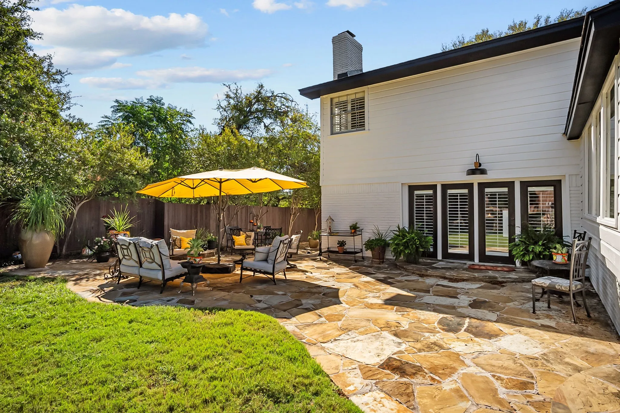 view of backyard