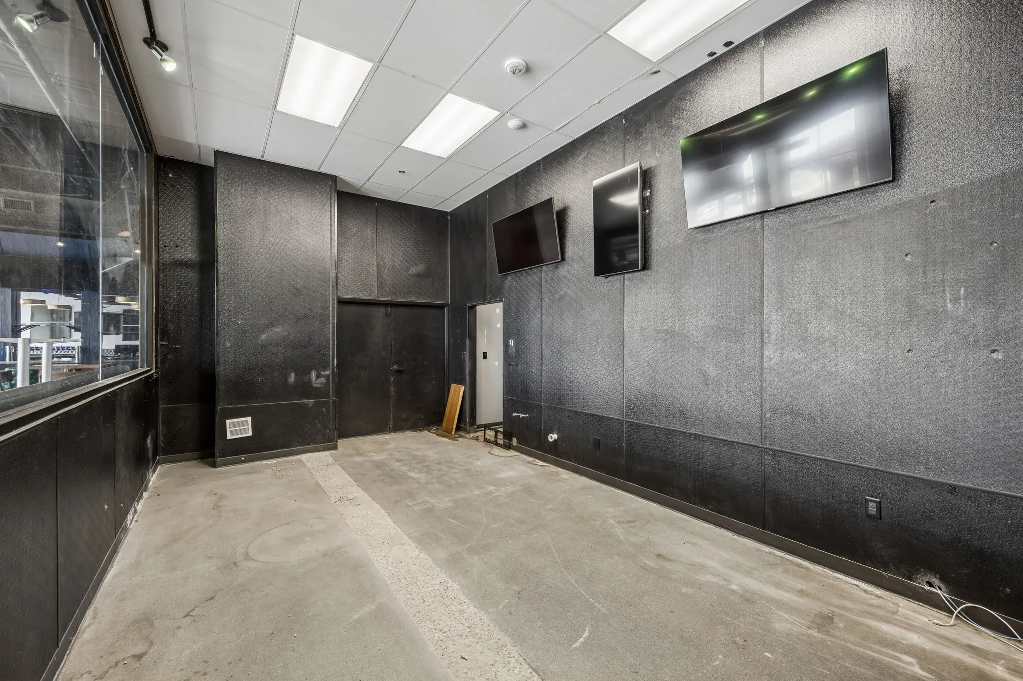 Additional room for priviate dining
