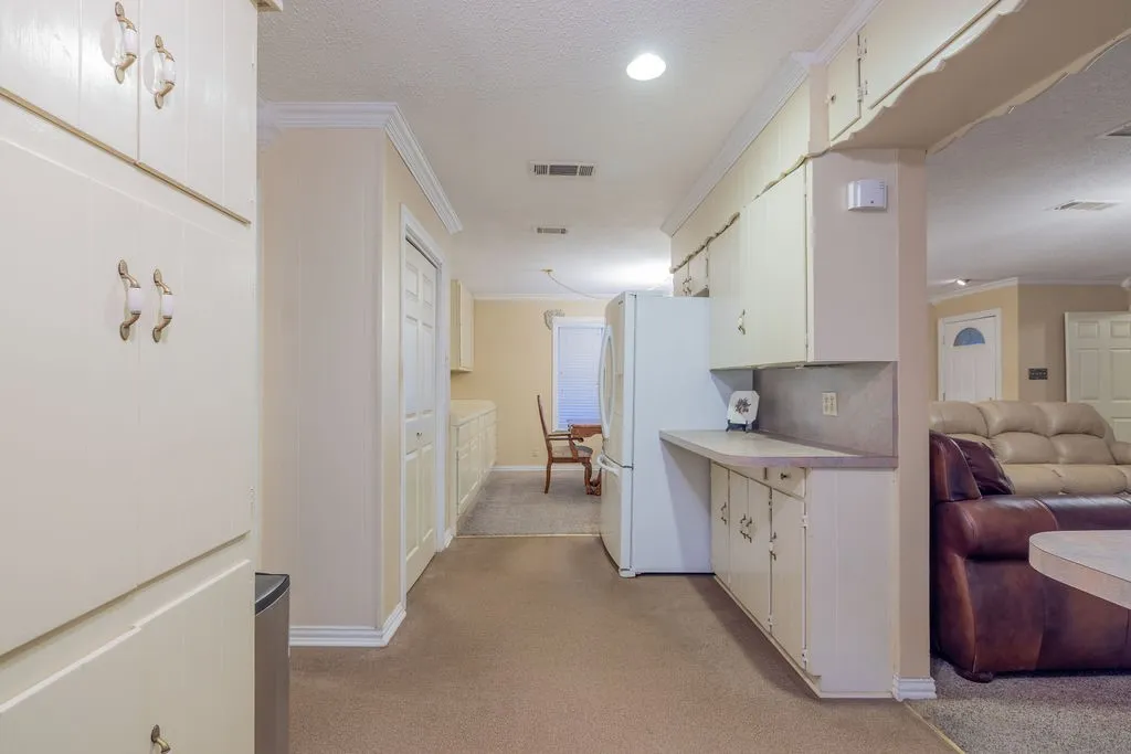 Single Family Residence For Sale in Denton County , 1604 N Haven Drive, Corinth, Texas 76210, 4 Bedroom, 4 Bathroom, 2 Garage spaces, 2,172 Sqft, built in 1959, mls#21070532, Real Estate Agent in Corinth, Homes For Sale in Denton county, Homes For Sale in Corinth, Realtor in Corinth Texas, Real Estate Brokerage Independent Realty Texas, Luminita Cordes Realtor