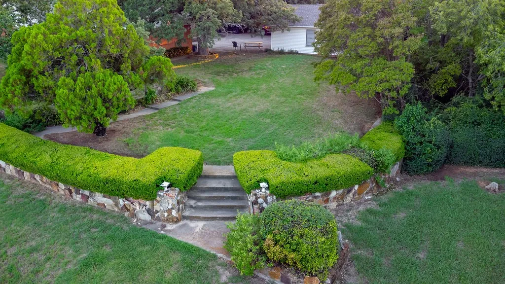 Single Family Residence For Sale in Denton County , 1604 N Haven Drive, Corinth, Texas 76210, 4 Bedroom, 4 Bathroom, 2 Garage spaces, 2,172 Sqft, built in 1959, mls#21070532, Real Estate Agent in Corinth, Homes For Sale in Denton county, Homes For Sale in Corinth, Realtor in Corinth Texas, Real Estate Brokerage Independent Realty Texas, Luminita Cordes Realtor