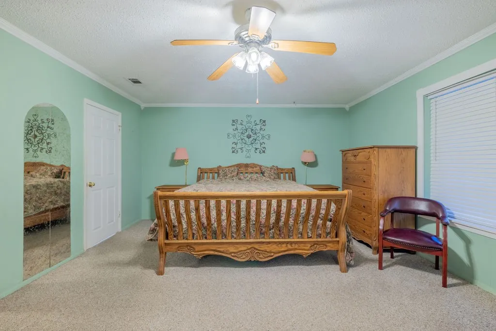 Single Family Residence For Sale in Denton County , 1604 N Haven Drive, Corinth, Texas 76210, 4 Bedroom, 4 Bathroom, 2 Garage spaces, 2,172 Sqft, built in 1959, mls#21070532, Real Estate Agent in Corinth, Homes For Sale in Denton county, Homes For Sale in Corinth, Realtor in Corinth Texas, Real Estate Brokerage Independent Realty Texas, Luminita Cordes Realtor