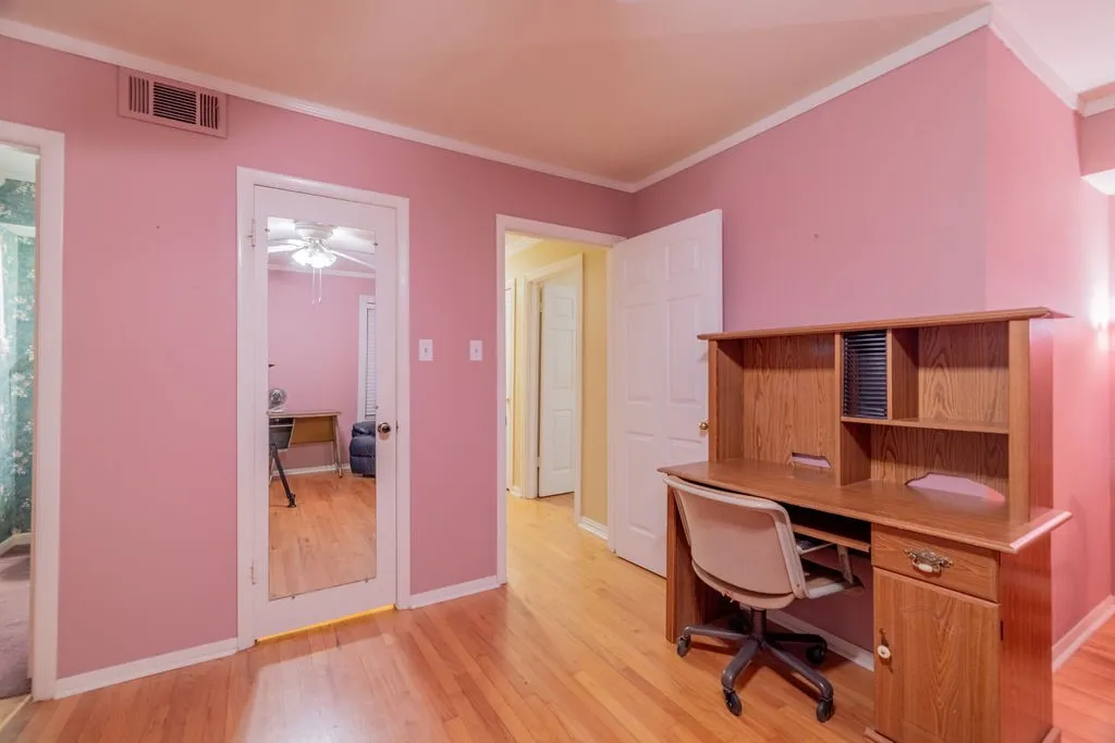 Single Family Residence For Sale in Denton County , 1604 N Haven Drive, Corinth, Texas 76210, 4 Bedroom, 4 Bathroom, 2 Garage spaces, 2,172 Sqft, built in 1959, mls#21070532, Real Estate Agent in Corinth, Homes For Sale in Denton county, Homes For Sale in Corinth, Realtor in Corinth Texas, Real Estate Brokerage Independent Realty Texas, Luminita Cordes Realtor