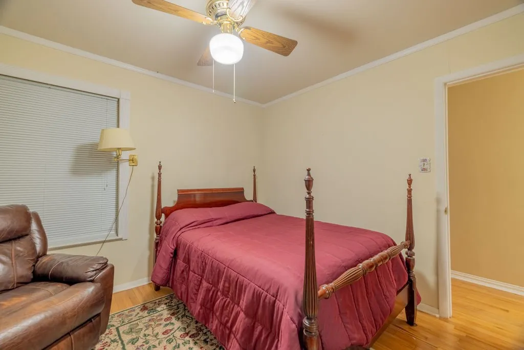 Single Family Residence For Sale in Denton County , 1604 N Haven Drive, Corinth, Texas 76210, 4 Bedroom, 4 Bathroom, 2 Garage spaces, 2,172 Sqft, built in 1959, mls#21070532, Real Estate Agent in Corinth, Homes For Sale in Denton county, Homes For Sale in Corinth, Realtor in Corinth Texas, Real Estate Brokerage Independent Realty Texas, Luminita Cordes Realtor