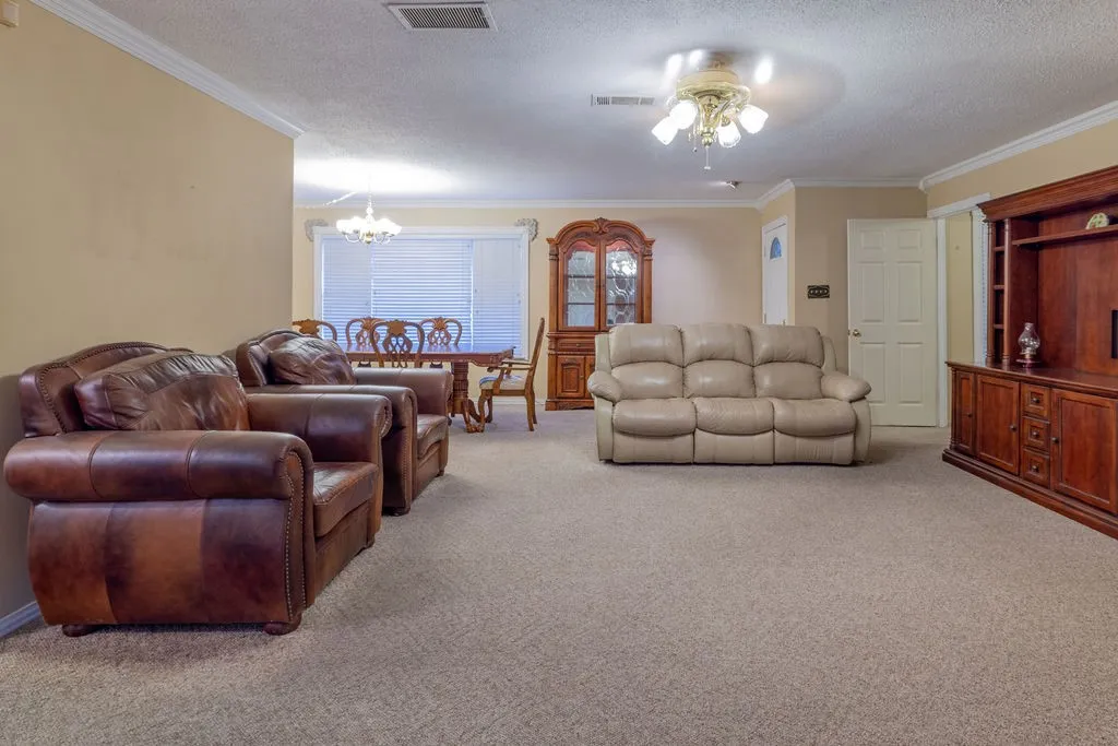 Single Family Residence For Sale in Denton County , 1604 N Haven Drive, Corinth, Texas 76210, 4 Bedroom, 4 Bathroom, 2 Garage spaces, 2,172 Sqft, built in 1959, mls#21070532, Real Estate Agent in Corinth, Homes For Sale in Denton county, Homes For Sale in Corinth, Realtor in Corinth Texas, Real Estate Brokerage Independent Realty Texas, Luminita Cordes Realtor