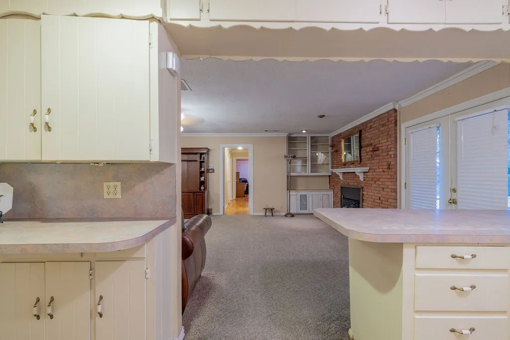 Single Family Residence For Sale in Denton County , 1604 N Haven Drive, Corinth, Texas 76210, 4 Bedroom, 4 Bathroom, 2 Garage spaces, 2,172 Sqft, built in 1959, mls#21070532, Real Estate Agent in Corinth, Homes For Sale in Denton county, Homes For Sale in Corinth, Realtor in Corinth Texas, Real Estate Brokerage Independent Realty Texas, Luminita Cordes Realtor