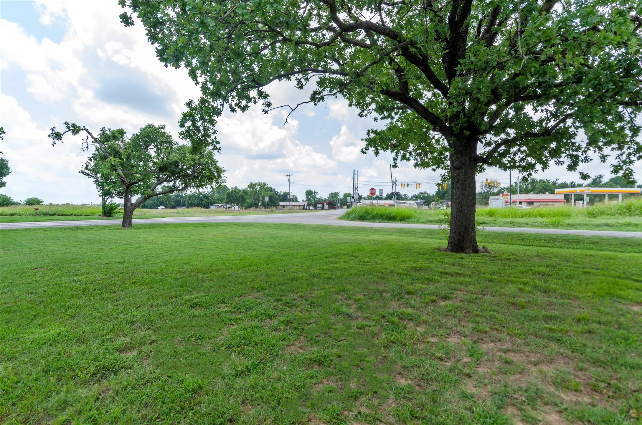 Single Family Residence For Sale in Wise County , 102 N Mesquite Street, Paradise, Texas 76073, 4 Bedroom, 2 Bathroom, 2 Garage spaces, 2,004 Sqft, built in 1970, Preowned, mls#21072318, Real Estate Agent in Paradise, Homes For Sale in Wise county, Homes For Sale in Paradise, Realtor in Paradise Texas, Real Estate Brokerage Independent Realty Texas, Luminita Cordes Realtor