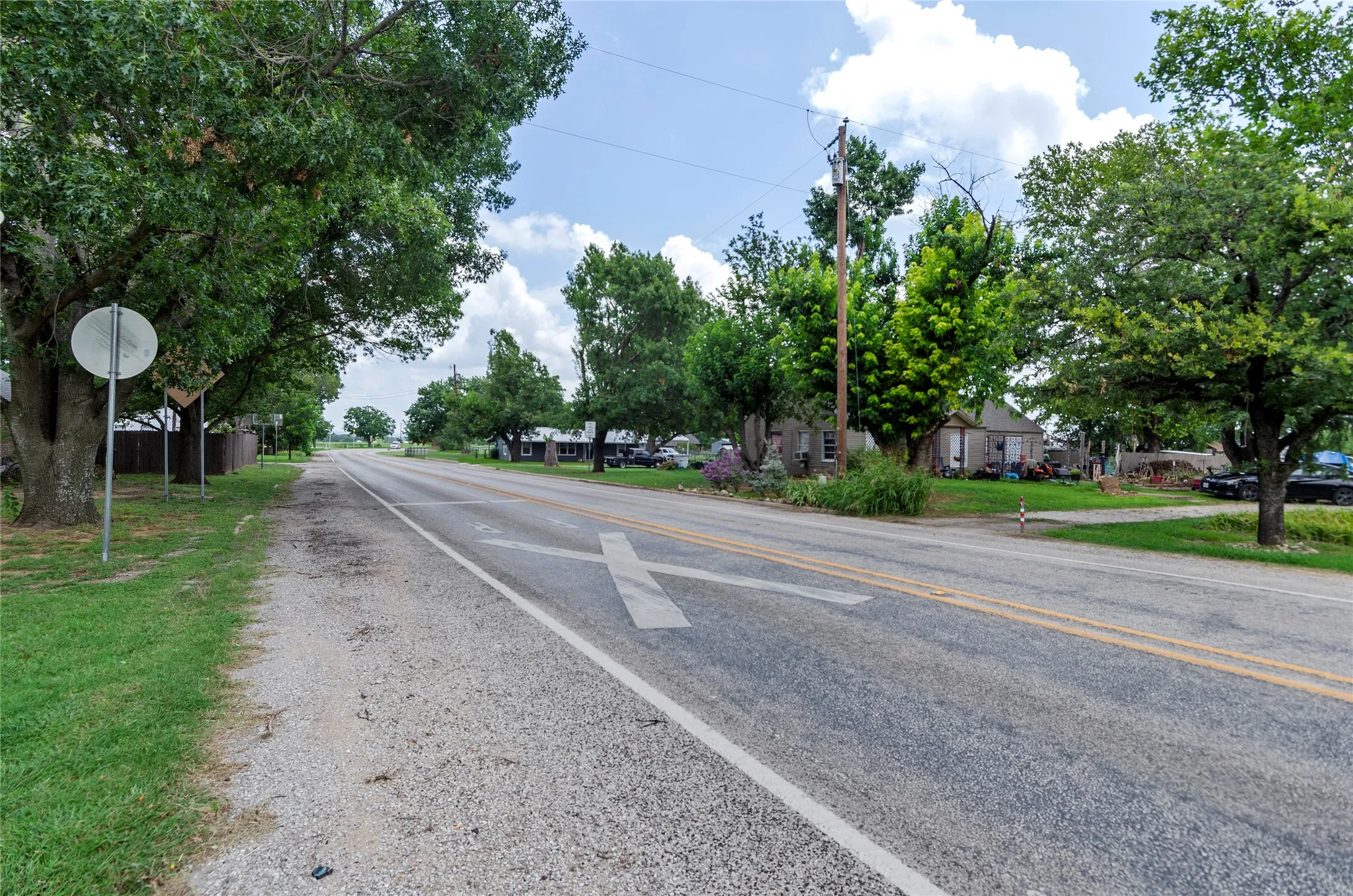 Single Family Residence For Sale in Wise County , 102 N Mesquite Street, Paradise, Texas 76073, 4 Bedroom, 2 Bathroom, 2 Garage spaces, 2,004 Sqft, built in 1970, Preowned, mls#21072318, Real Estate Agent in Paradise, Homes For Sale in Wise county, Homes For Sale in Paradise, Realtor in Paradise Texas, Real Estate Brokerage Independent Realty Texas, Luminita Cordes Realtor
