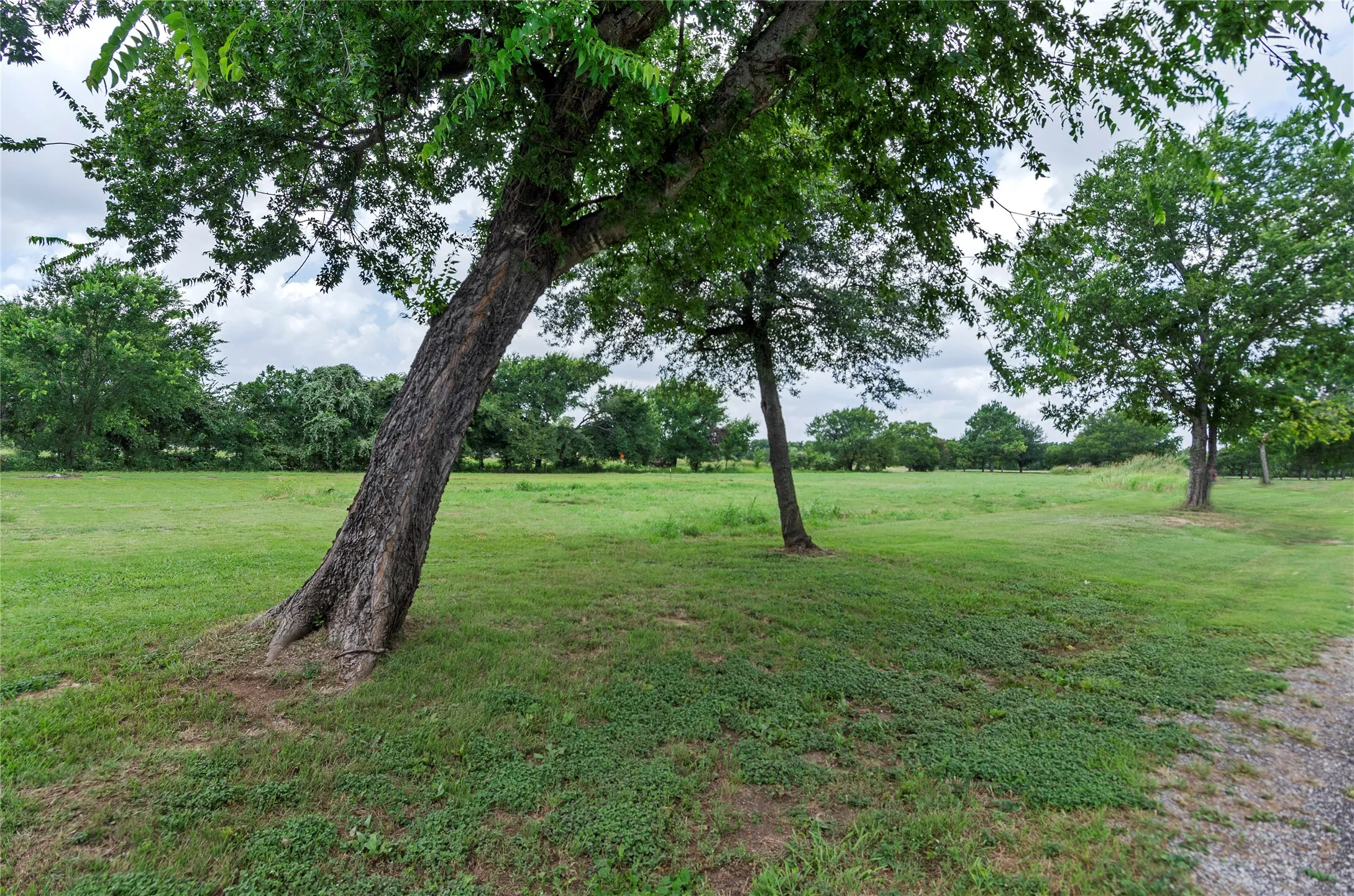 Single Family Residence For Sale in Wise County , 102 N Mesquite Street, Paradise, Texas 76073, 4 Bedroom, 2 Bathroom, 2 Garage spaces, 2,004 Sqft, built in 1970, Preowned, mls#21072318, Real Estate Agent in Paradise, Homes For Sale in Wise county, Homes For Sale in Paradise, Realtor in Paradise Texas, Real Estate Brokerage Independent Realty Texas, Luminita Cordes Realtor