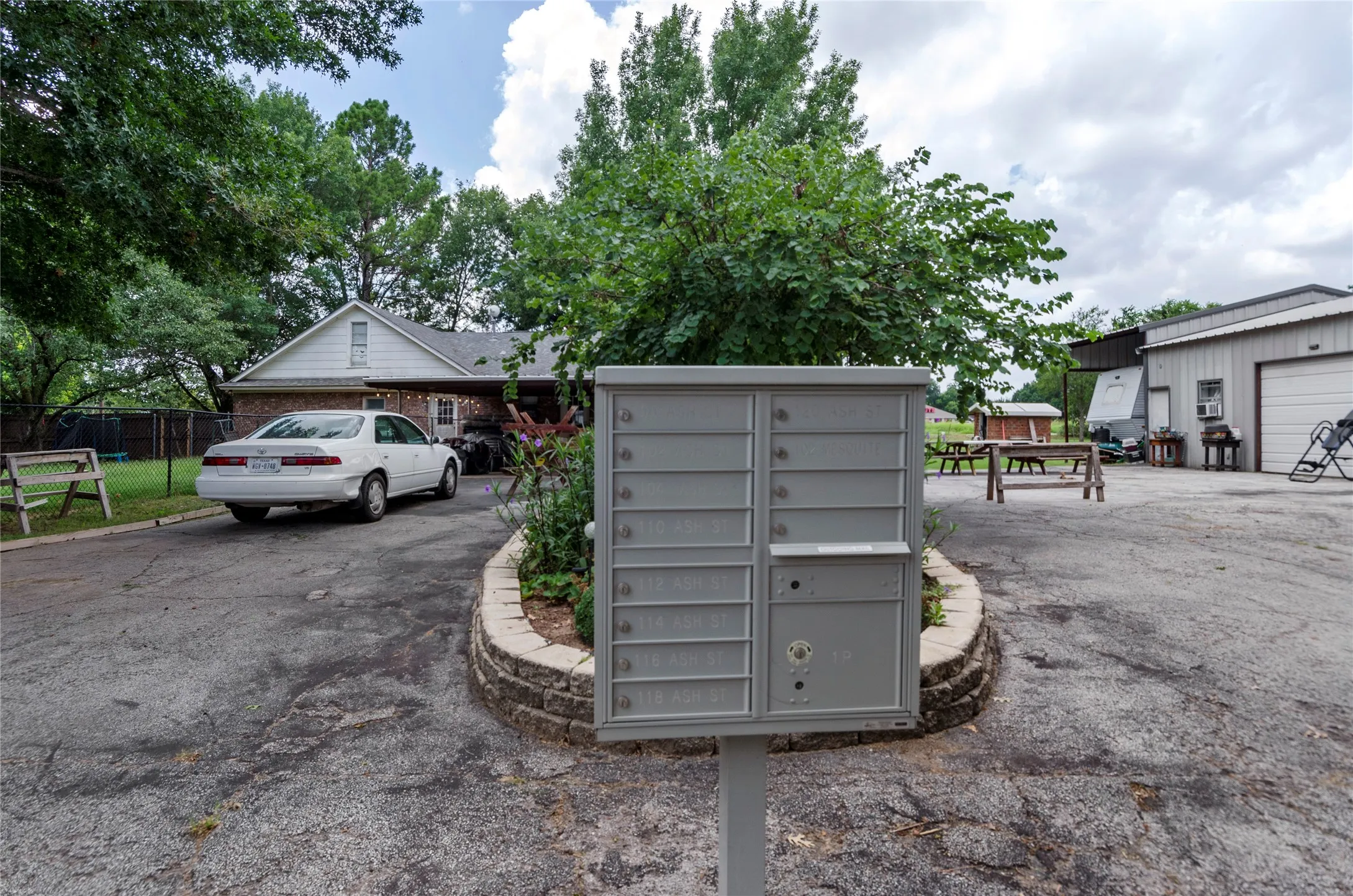 Single Family Residence For Sale in Wise County , 102 N Mesquite Street, Paradise, Texas 76073, 4 Bedroom, 2 Bathroom, 2 Garage spaces, 2,004 Sqft, built in 1970, Preowned, mls#21072318, Real Estate Agent in Paradise, Homes For Sale in Wise county, Homes For Sale in Paradise, Realtor in Paradise Texas, Real Estate Brokerage Independent Realty Texas, Luminita Cordes Realtor