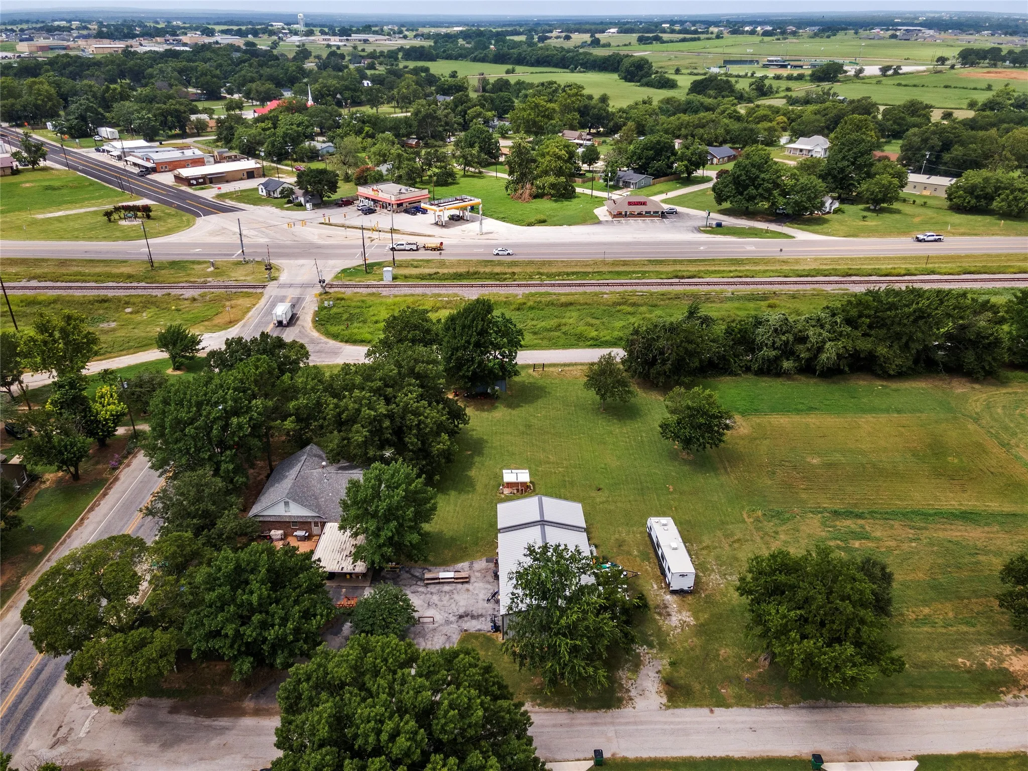 Single Family Residence For Sale in Wise County , 102 N Mesquite Street, Paradise, Texas 76073, 4 Bedroom, 2 Bathroom, 2 Garage spaces, 2,004 Sqft, built in 1970, Preowned, mls#21072318, Real Estate Agent in Paradise, Homes For Sale in Wise county, Homes For Sale in Paradise, Realtor in Paradise Texas, Real Estate Brokerage Independent Realty Texas, Luminita Cordes Realtor