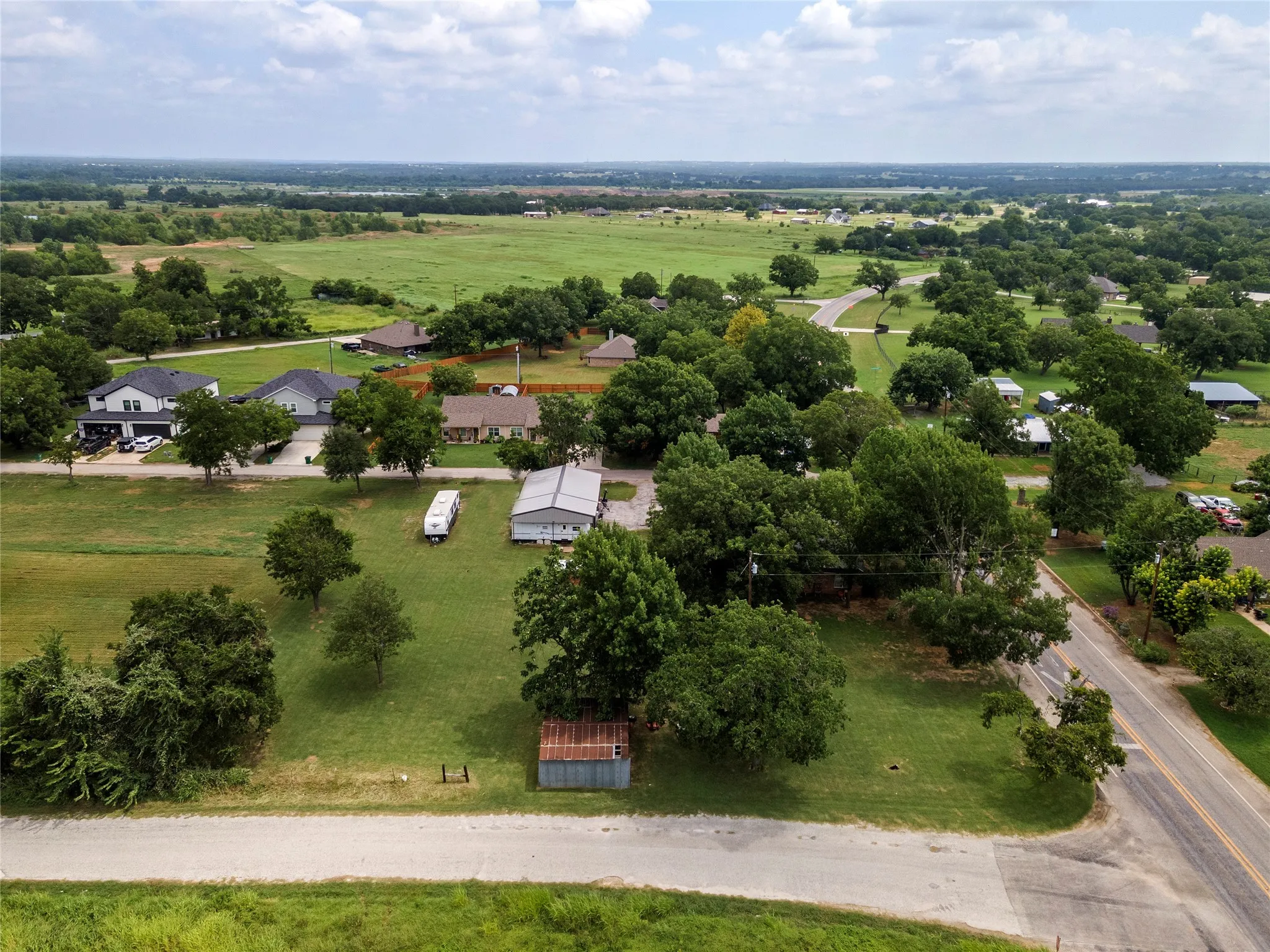 Single Family Residence For Sale in Wise County , 102 N Mesquite Street, Paradise, Texas 76073, 4 Bedroom, 2 Bathroom, 2 Garage spaces, 2,004 Sqft, built in 1970, Preowned, mls#21072318, Real Estate Agent in Paradise, Homes For Sale in Wise county, Homes For Sale in Paradise, Realtor in Paradise Texas, Real Estate Brokerage Independent Realty Texas, Luminita Cordes Realtor
