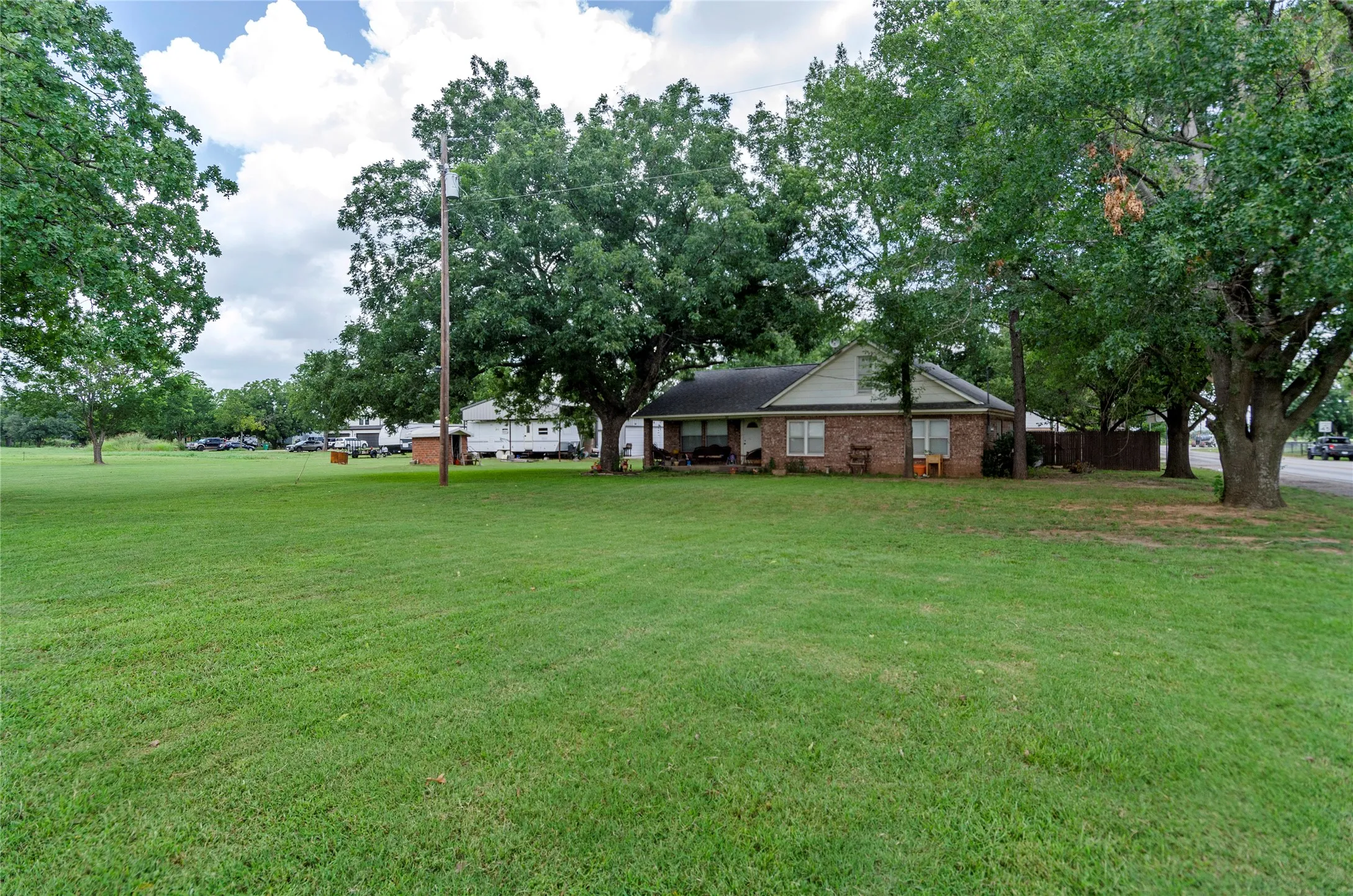 Single Family Residence For Sale in Wise County , 102 N Mesquite Street, Paradise, Texas 76073, 4 Bedroom, 2 Bathroom, 2 Garage spaces, 2,004 Sqft, built in 1970, Preowned, mls#21072318, Real Estate Agent in Paradise, Homes For Sale in Wise county, Homes For Sale in Paradise, Realtor in Paradise Texas, Real Estate Brokerage Independent Realty Texas, Luminita Cordes Realtor