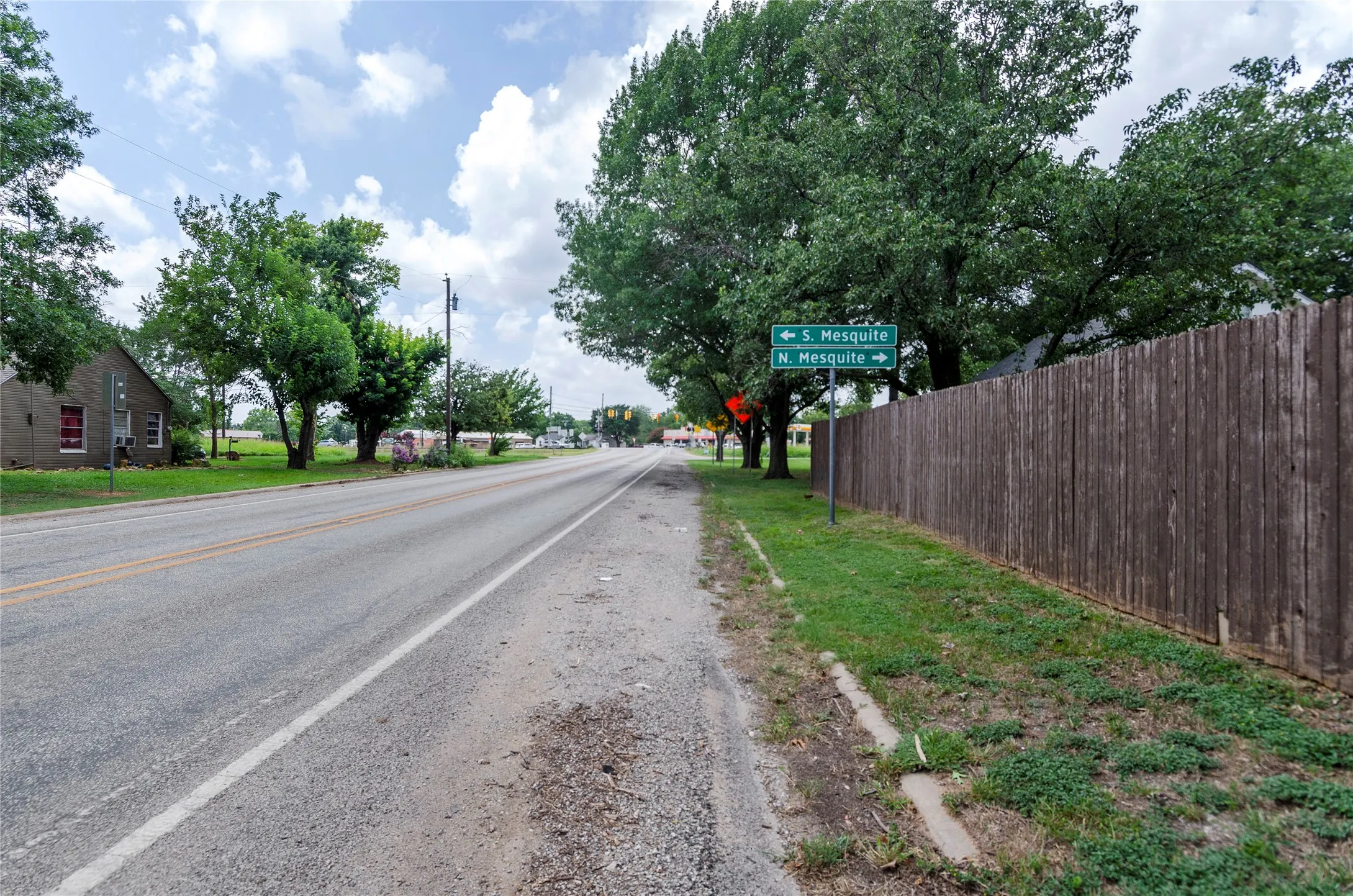 Single Family Residence For Sale in Wise County , 102 N Mesquite Street, Paradise, Texas 76073, 4 Bedroom, 2 Bathroom, 2 Garage spaces, 2,004 Sqft, built in 1970, Preowned, mls#21072318, Real Estate Agent in Paradise, Homes For Sale in Wise county, Homes For Sale in Paradise, Realtor in Paradise Texas, Real Estate Brokerage Independent Realty Texas, Luminita Cordes Realtor
