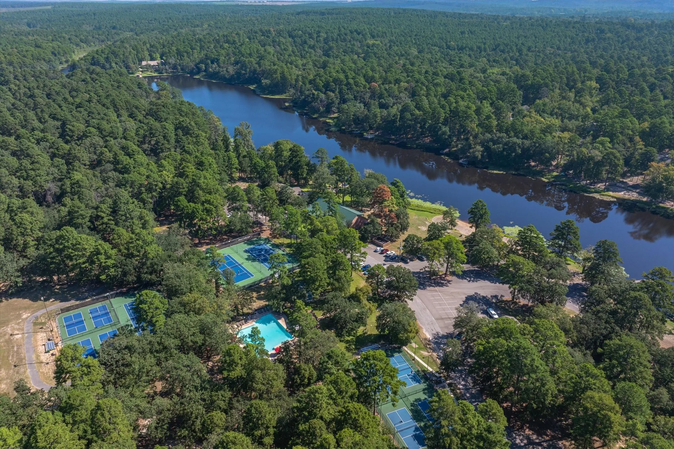 Single Family Residence For Sale in Wood County , 257 Peaceful Woods Trail, Holly Lake Ranch, Texas 75765, 3 Bedroom, 2 Bathroom, 3 Garage spaces, 1,996 Sqft, built in 1985, Preowned, mls#21063913, Real Estate Agent in Holly Lake Ranch, Homes For Sale in Wood county, Homes For Sale in Holly Lake Ranch, Realtor in Holly Lake Ranch Texas, Real Estate Brokerage Independent Realty Texas, Luminita Cordes Realtor