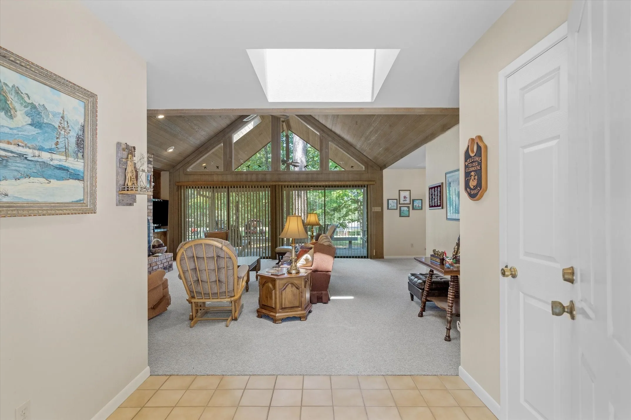 Single Family Residence For Sale in Wood County , 257 Peaceful Woods Trail, Holly Lake Ranch, Texas 75765, 3 Bedroom, 2 Bathroom, 3 Garage spaces, 1,996 Sqft, built in 1985, Preowned, mls#21063913, Real Estate Agent in Holly Lake Ranch, Homes For Sale in Wood county, Homes For Sale in Holly Lake Ranch, Realtor in Holly Lake Ranch Texas, Real Estate Brokerage Independent Realty Texas, Luminita Cordes Realtor