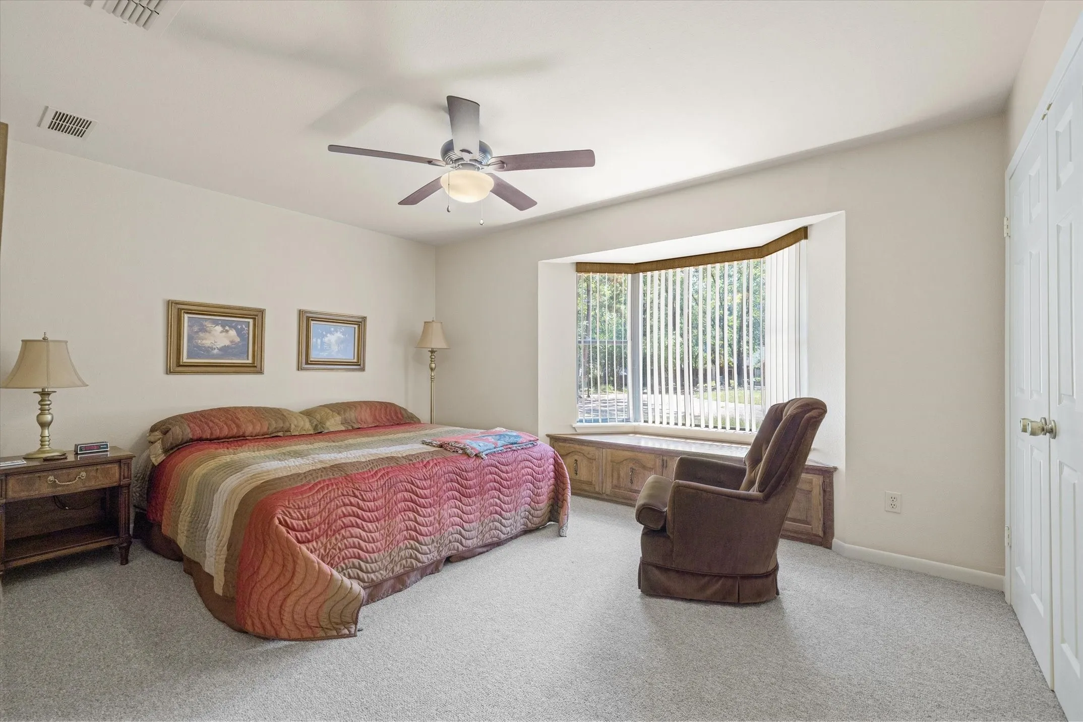 Single Family Residence For Sale in Wood County , 257 Peaceful Woods Trail, Holly Lake Ranch, Texas 75765, 3 Bedroom, 2 Bathroom, 3 Garage spaces, 1,996 Sqft, built in 1985, Preowned, mls#21063913, Real Estate Agent in Holly Lake Ranch, Homes For Sale in Wood county, Homes For Sale in Holly Lake Ranch, Realtor in Holly Lake Ranch Texas, Real Estate Brokerage Independent Realty Texas, Luminita Cordes Realtor