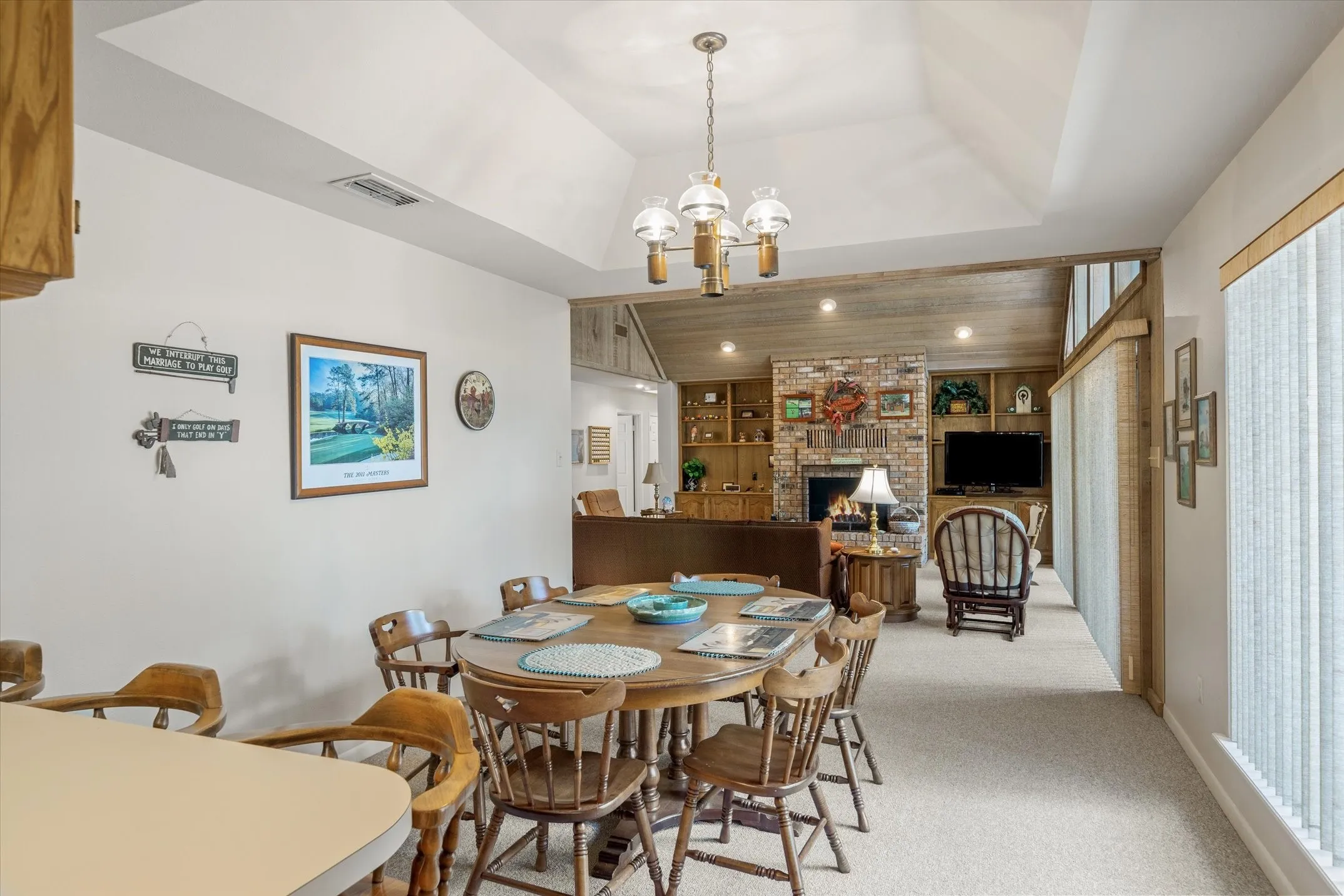 Single Family Residence For Sale in Wood County , 257 Peaceful Woods Trail, Holly Lake Ranch, Texas 75765, 3 Bedroom, 2 Bathroom, 3 Garage spaces, 1,996 Sqft, built in 1985, Preowned, mls#21063913, Real Estate Agent in Holly Lake Ranch, Homes For Sale in Wood county, Homes For Sale in Holly Lake Ranch, Realtor in Holly Lake Ranch Texas, Real Estate Brokerage Independent Realty Texas, Luminita Cordes Realtor