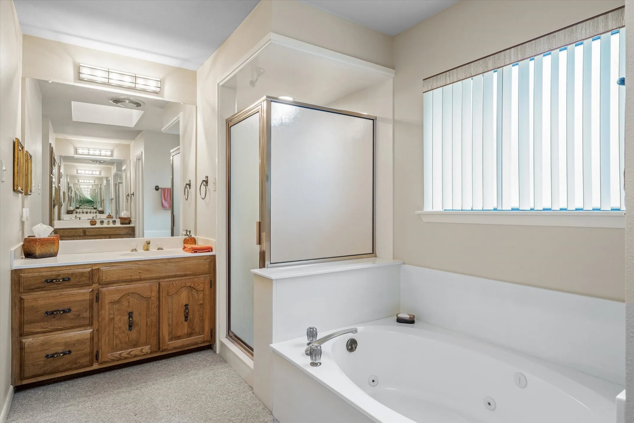 Single Family Residence For Sale in Wood County , 257 Peaceful Woods Trail, Holly Lake Ranch, Texas 75765, 3 Bedroom, 2 Bathroom, 3 Garage spaces, 1,996 Sqft, built in 1985, Preowned, mls#21063913, Real Estate Agent in Holly Lake Ranch, Homes For Sale in Wood county, Homes For Sale in Holly Lake Ranch, Realtor in Holly Lake Ranch Texas, Real Estate Brokerage Independent Realty Texas, Luminita Cordes Realtor