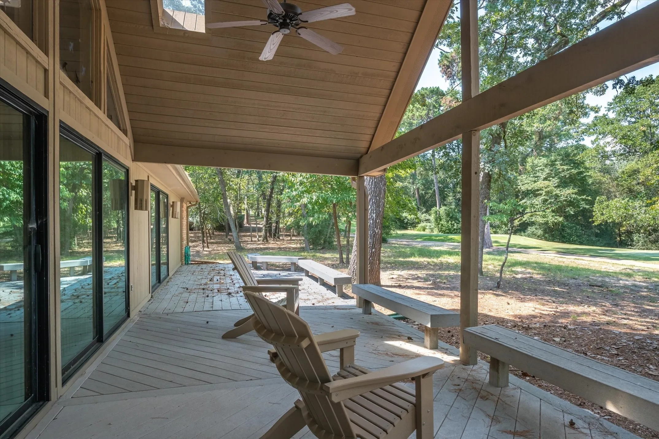 Single Family Residence For Sale in Wood County , 257 Peaceful Woods Trail, Holly Lake Ranch, Texas 75765, 3 Bedroom, 2 Bathroom, 3 Garage spaces, 1,996 Sqft, built in 1985, Preowned, mls#21063913, Real Estate Agent in Holly Lake Ranch, Homes For Sale in Wood county, Homes For Sale in Holly Lake Ranch, Realtor in Holly Lake Ranch Texas, Real Estate Brokerage Independent Realty Texas, Luminita Cordes Realtor