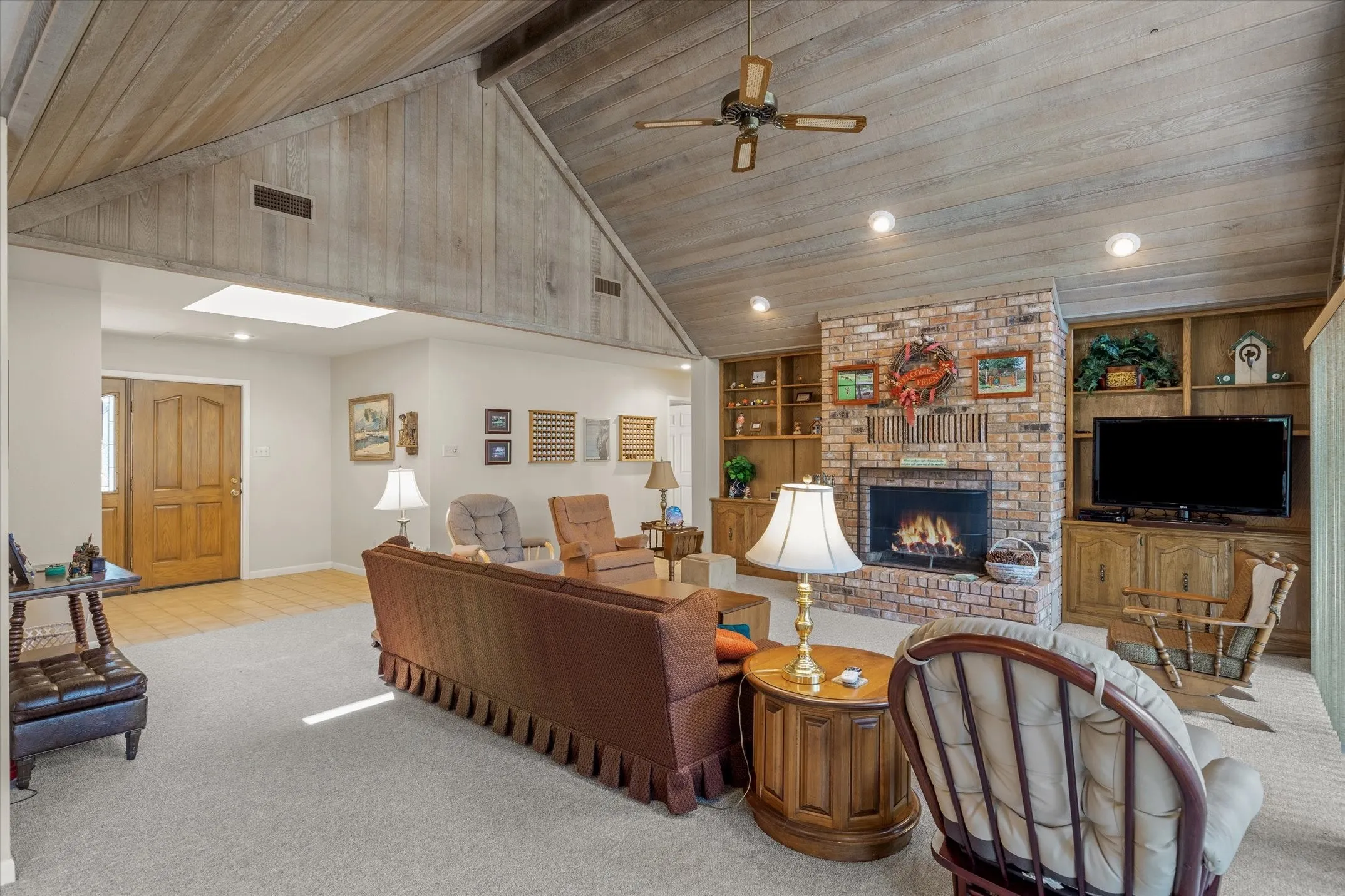 Single Family Residence For Sale in Wood County , 257 Peaceful Woods Trail, Holly Lake Ranch, Texas 75765, 3 Bedroom, 2 Bathroom, 3 Garage spaces, 1,996 Sqft, built in 1985, Preowned, mls#21063913, Real Estate Agent in Holly Lake Ranch, Homes For Sale in Wood county, Homes For Sale in Holly Lake Ranch, Realtor in Holly Lake Ranch Texas, Real Estate Brokerage Independent Realty Texas, Luminita Cordes Realtor