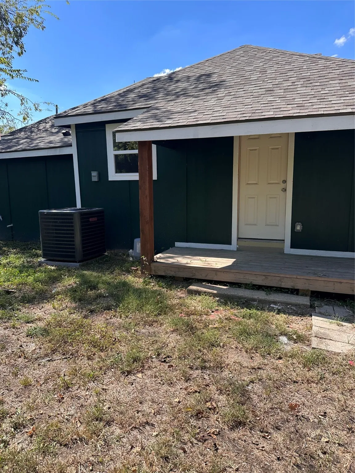 Single Family Residence For Sale in Kaufman County , 824 N Virginia Street, Terrell, Texas 75160, 3 Bedroom, 1 Bathroom, Garage spaces, 1,128 Sqft, built in 1926, mls#21072764, Real Estate Agent in Terrell, Homes For Sale in Kaufman county, Homes For Sale in Terrell, Realtor in Terrell Texas, Real Estate Brokerage Independent Realty Texas, Luminita Cordes Realtor