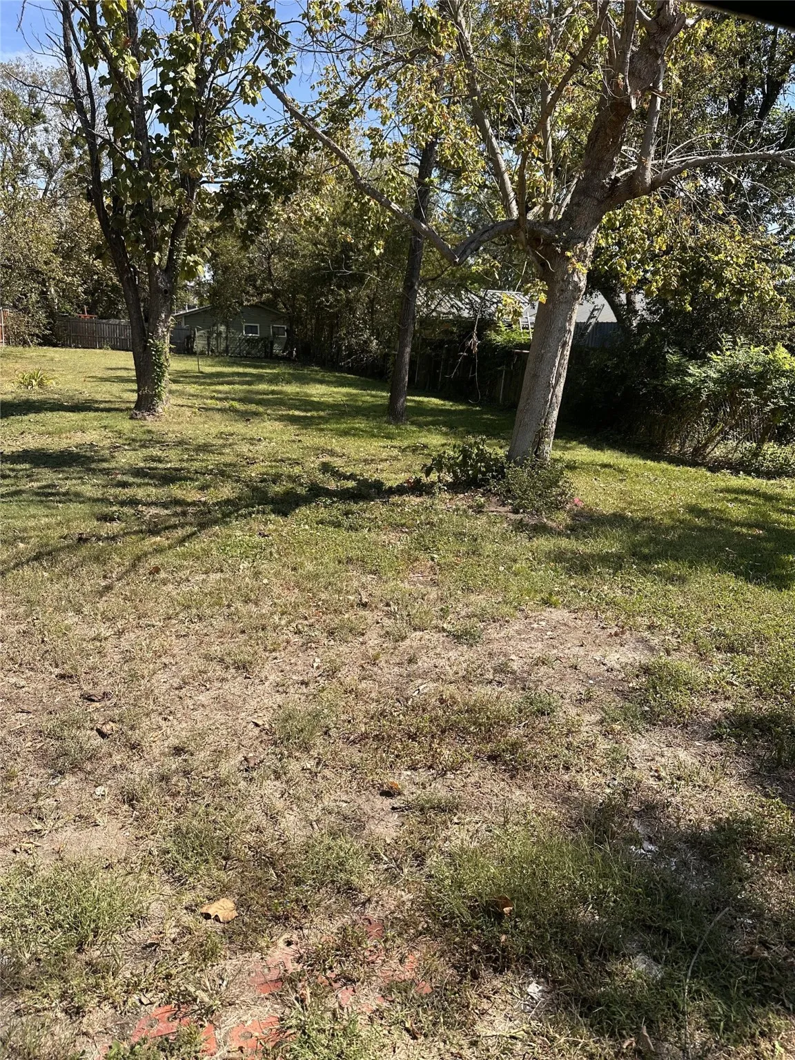 Single Family Residence For Sale in Kaufman County , 824 N Virginia Street, Terrell, Texas 75160, 3 Bedroom, 1 Bathroom, Garage spaces, 1,128 Sqft, built in 1926, mls#21072764, Real Estate Agent in Terrell, Homes For Sale in Kaufman county, Homes For Sale in Terrell, Realtor in Terrell Texas, Real Estate Brokerage Independent Realty Texas, Luminita Cordes Realtor
