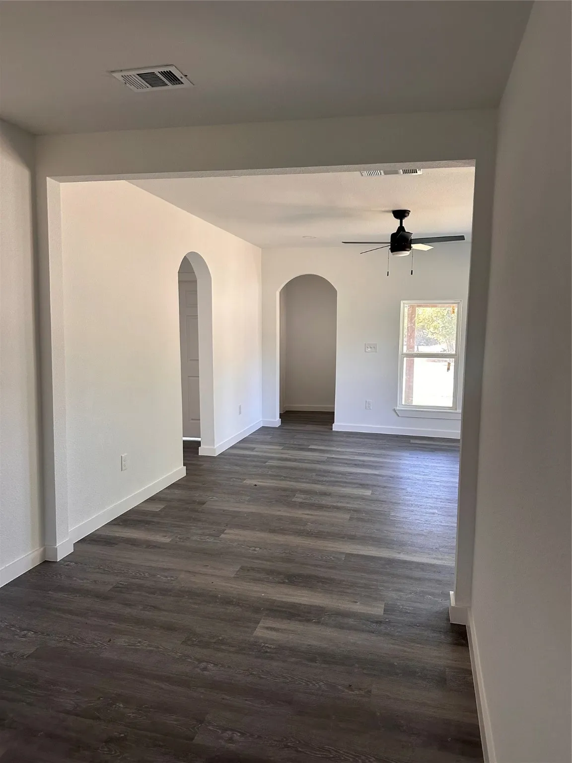 Single Family Residence For Sale in Kaufman County , 824 N Virginia Street, Terrell, Texas 75160, 3 Bedroom, 1 Bathroom, Garage spaces, 1,128 Sqft, built in 1926, mls#21072764, Real Estate Agent in Terrell, Homes For Sale in Kaufman county, Homes For Sale in Terrell, Realtor in Terrell Texas, Real Estate Brokerage Independent Realty Texas, Luminita Cordes Realtor