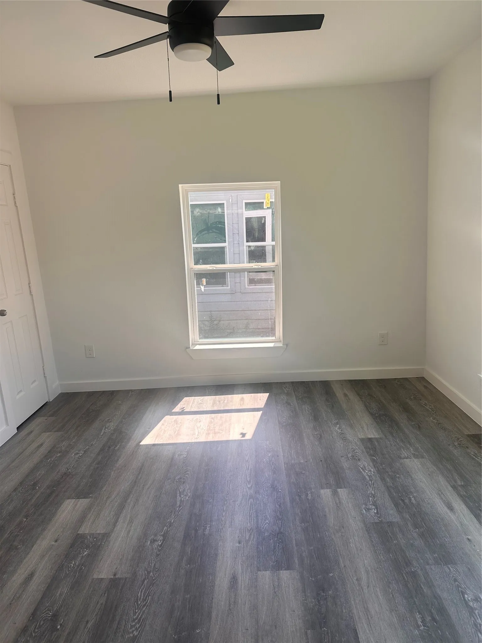 Single Family Residence For Sale in Kaufman County , 824 N Virginia Street, Terrell, Texas 75160, 3 Bedroom, 1 Bathroom, Garage spaces, 1,128 Sqft, built in 1926, mls#21072764, Real Estate Agent in Terrell, Homes For Sale in Kaufman county, Homes For Sale in Terrell, Realtor in Terrell Texas, Real Estate Brokerage Independent Realty Texas, Luminita Cordes Realtor
