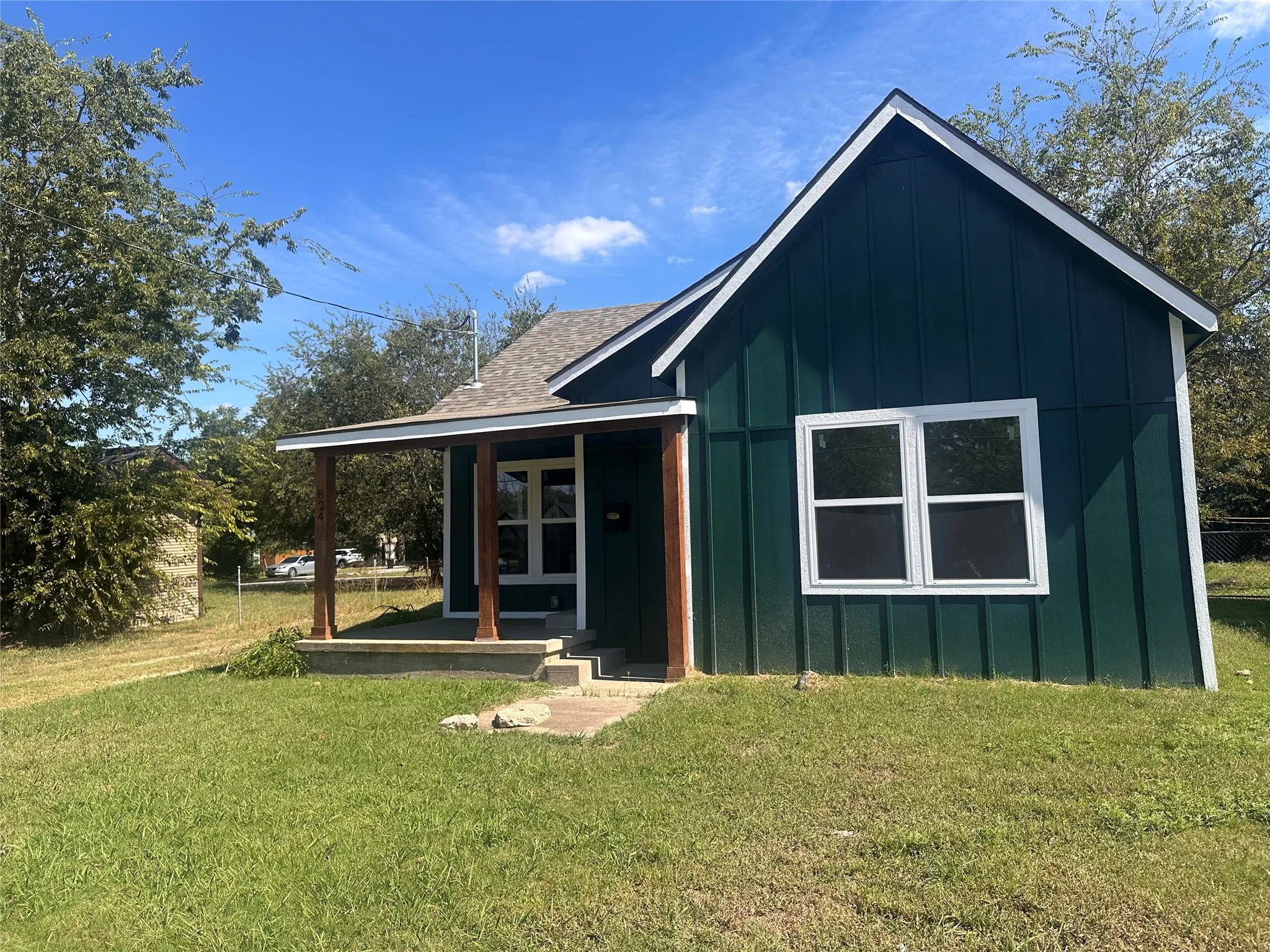 Single Family Residence For Sale in Kaufman County , 824 N Virginia Street, Terrell, Texas 75160, 3 Bedroom, 1 Bathroom, Garage spaces, 1,128 Sqft, built in 1926, mls#21072764, Real Estate Agent in Terrell, Homes For Sale in Kaufman county, Homes For Sale in Terrell, Realtor in Terrell Texas, Real Estate Brokerage Independent Realty Texas, Luminita Cordes Realtor