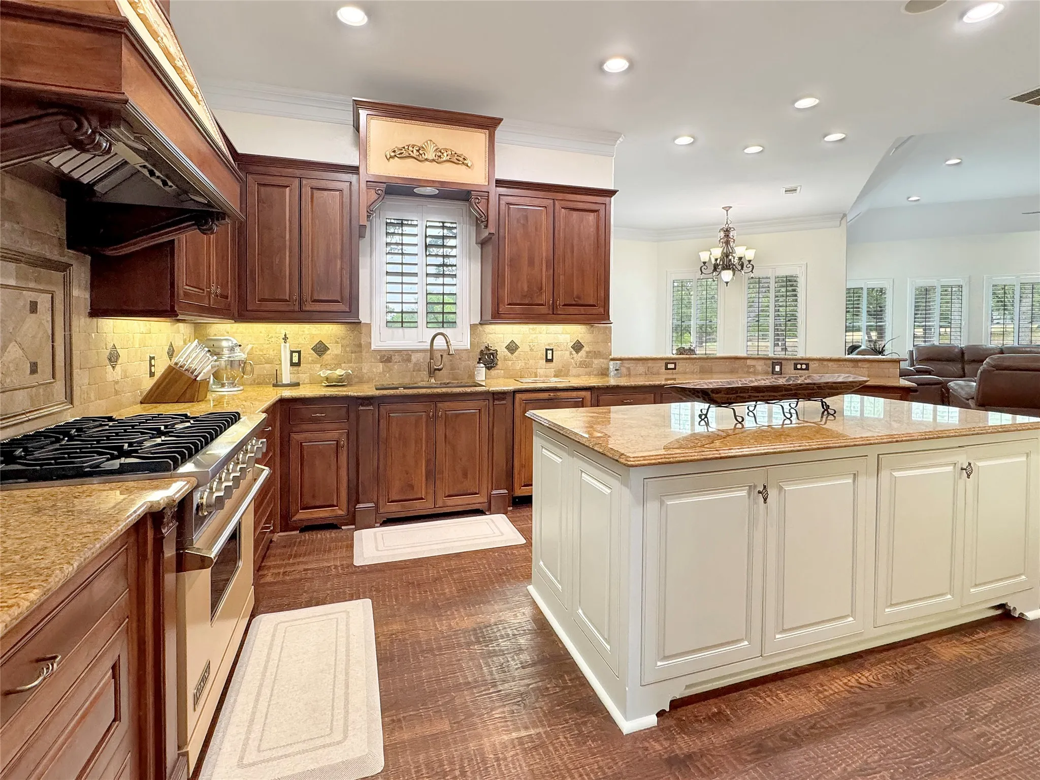Single Family Residence For Sale in Denton County , 6565 Rockridge Trail, Aubrey, Texas 76227, 4 Bedroom, 6 Bathroom, 3 Garage spaces, 6,595 Sqft, built in 2010, mls#21073173, Real Estate Agent in Aubrey, Homes For Sale in Denton county, Homes For Sale in Aubrey, Realtor in Aubrey Texas, Real Estate Brokerage Independent Realty Texas, Luminita Cordes Realtor