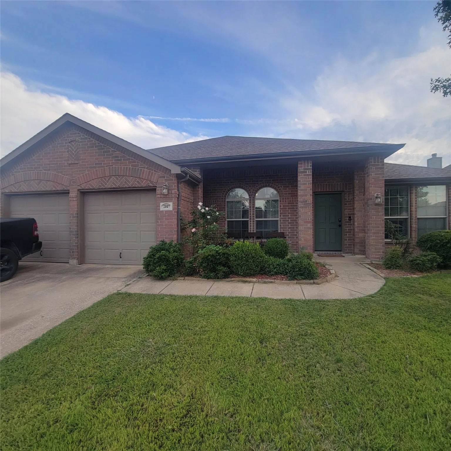 Single Family Residence For Sale in Kaufman County , 2007 Eagle Lake Drive, Forney, Texas 75126, 4 Bedroom, 2 Bathroom, 2 Garage spaces, 2,427 Sqft, built in 2007, mls#21072243, Real Estate Agent in Forney, Homes For Sale in Kaufman county, Homes For Sale in Forney, Realtor in Forney Texas, Real Estate Brokerage Independent Realty Texas, Luminita Cordes Realtor