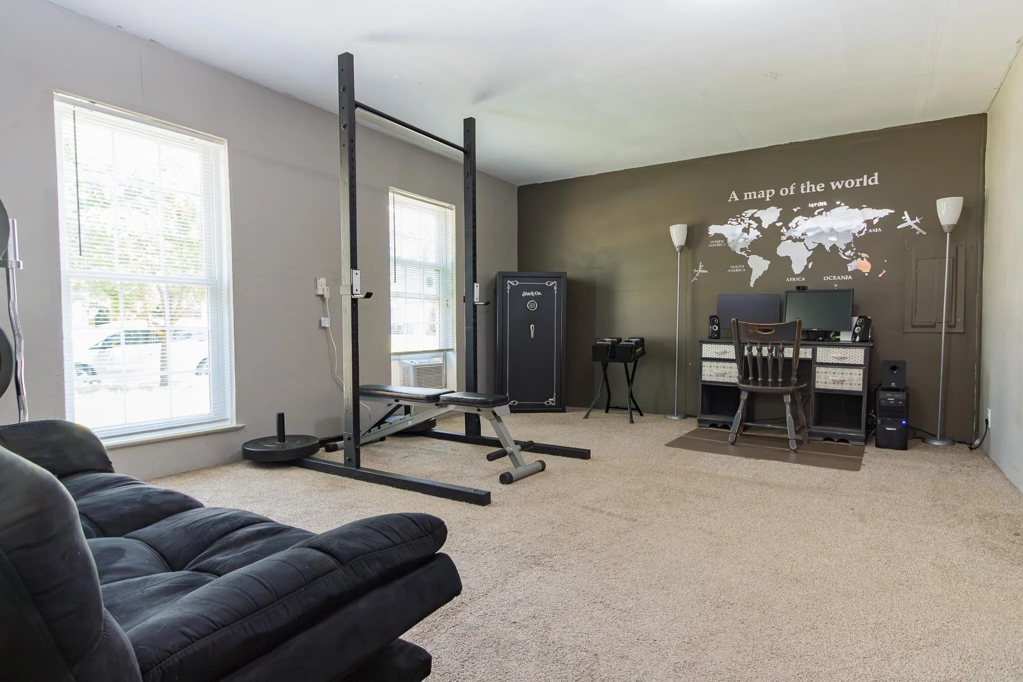 Exercise area featuring carpet
