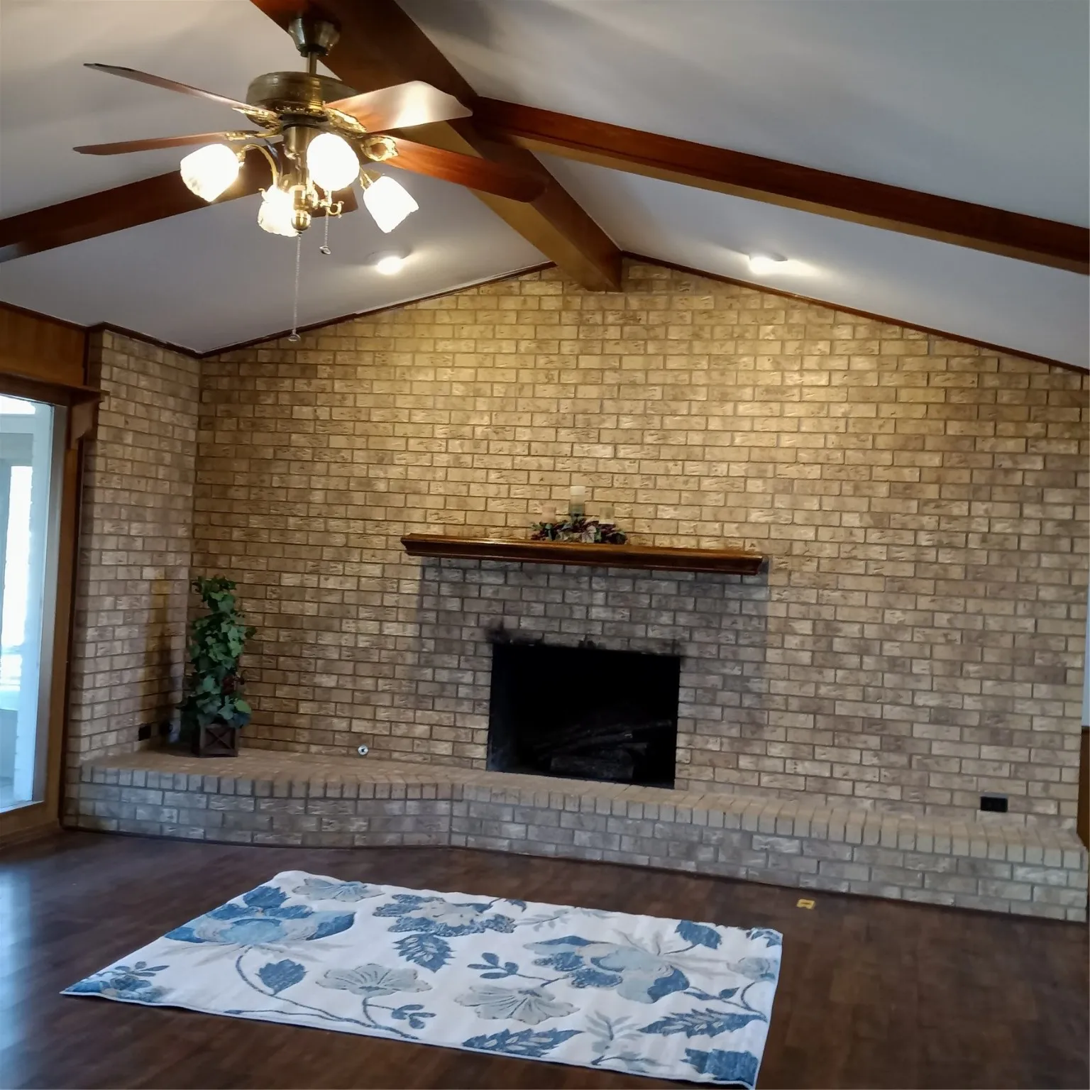 Single Family Residence For Rent in Collin County , 2030 Milrany Lane, Melissa, Texas 75454, 3 Bedroom, 3 Bathroom, Garage spaces, 1,939 Sqft, built in 1982, Preowned, mls#21073396, Real Estate Agent in Melissa, Homes For Rent in Collin county, Homes For Rent in Melissa, Realtor in Melissa Texas, Real Estate Brokerage Independent Realty Texas, Luminita Cordes Realtor