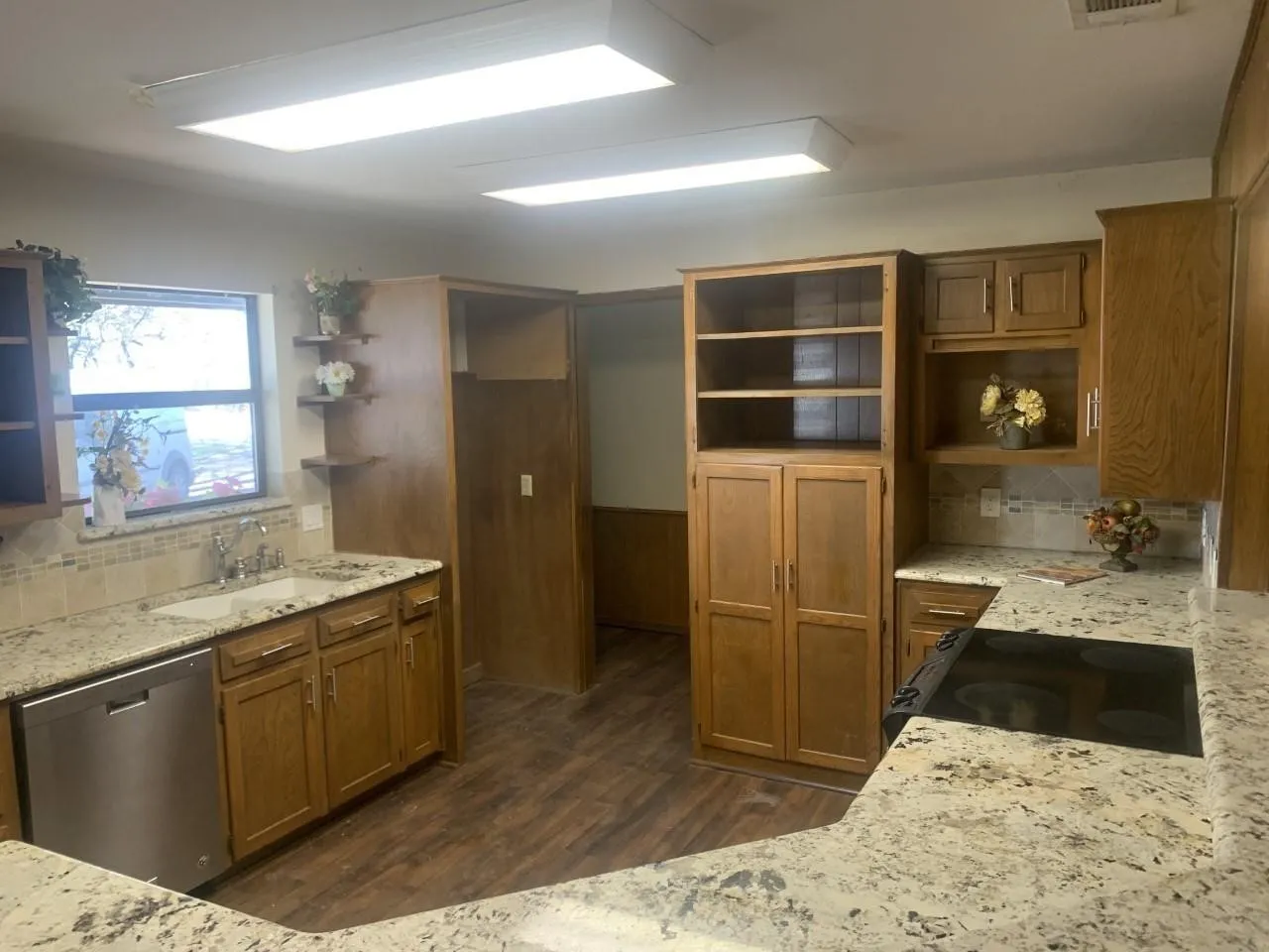 Single Family Residence For Rent in Collin County , 2030 Milrany Lane, Melissa, Texas 75454, 3 Bedroom, 3 Bathroom, Garage spaces, 1,939 Sqft, built in 1982, Preowned, mls#21073396, Real Estate Agent in Melissa, Homes For Rent in Collin county, Homes For Rent in Melissa, Realtor in Melissa Texas, Real Estate Brokerage Independent Realty Texas, Luminita Cordes Realtor