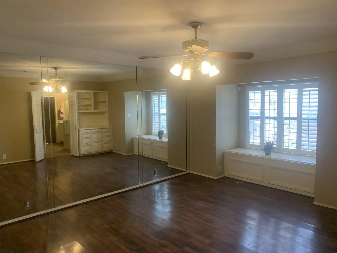 Single Family Residence For Rent in Collin County , 2030 Milrany Lane, Melissa, Texas 75454, 3 Bedroom, 3 Bathroom, Garage spaces, 1,939 Sqft, built in 1982, Preowned, mls#21073396, Real Estate Agent in Melissa, Homes For Rent in Collin county, Homes For Rent in Melissa, Realtor in Melissa Texas, Real Estate Brokerage Independent Realty Texas, Luminita Cordes Realtor